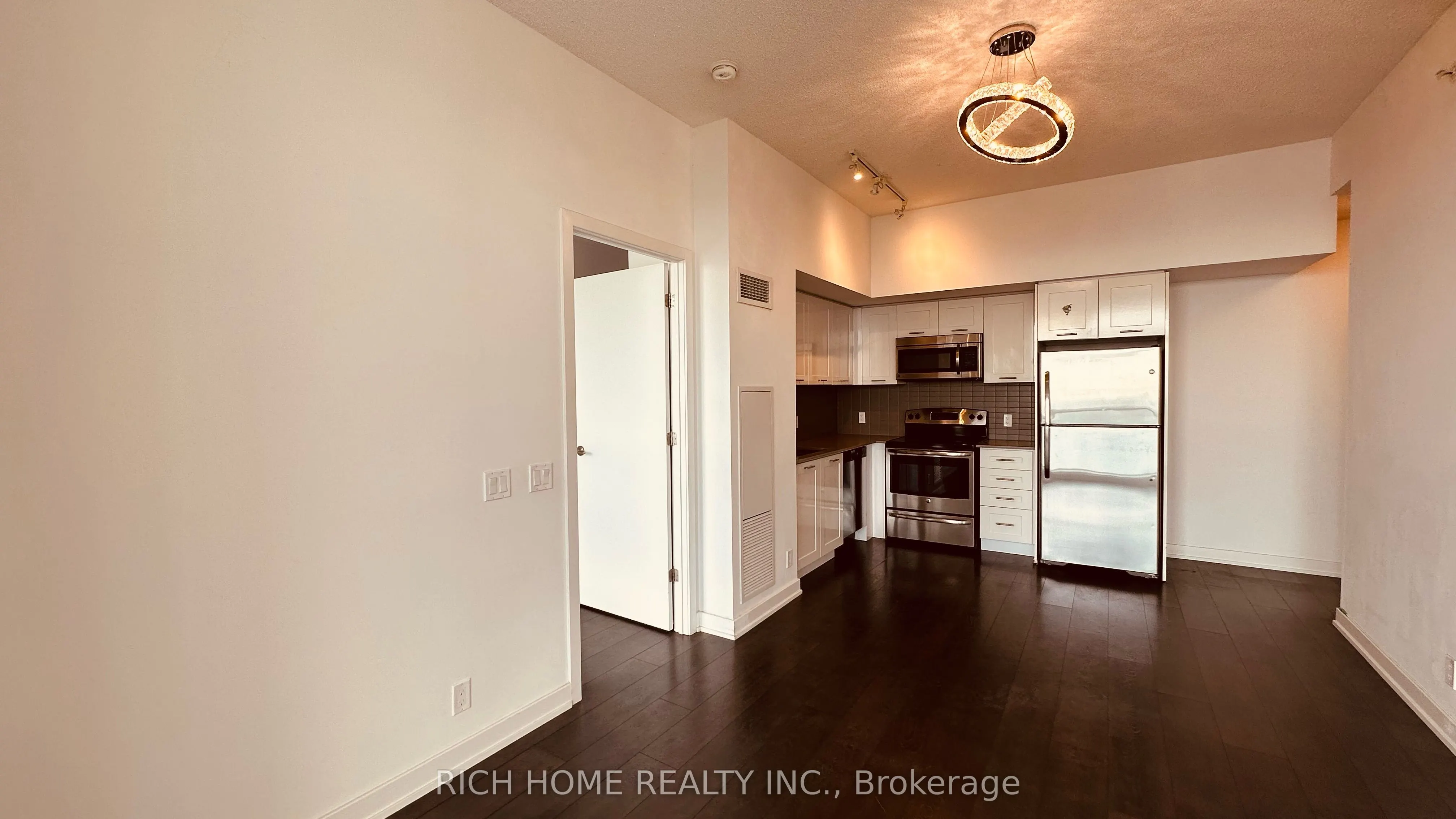 2200 Lake shore Boulevard W, #2810