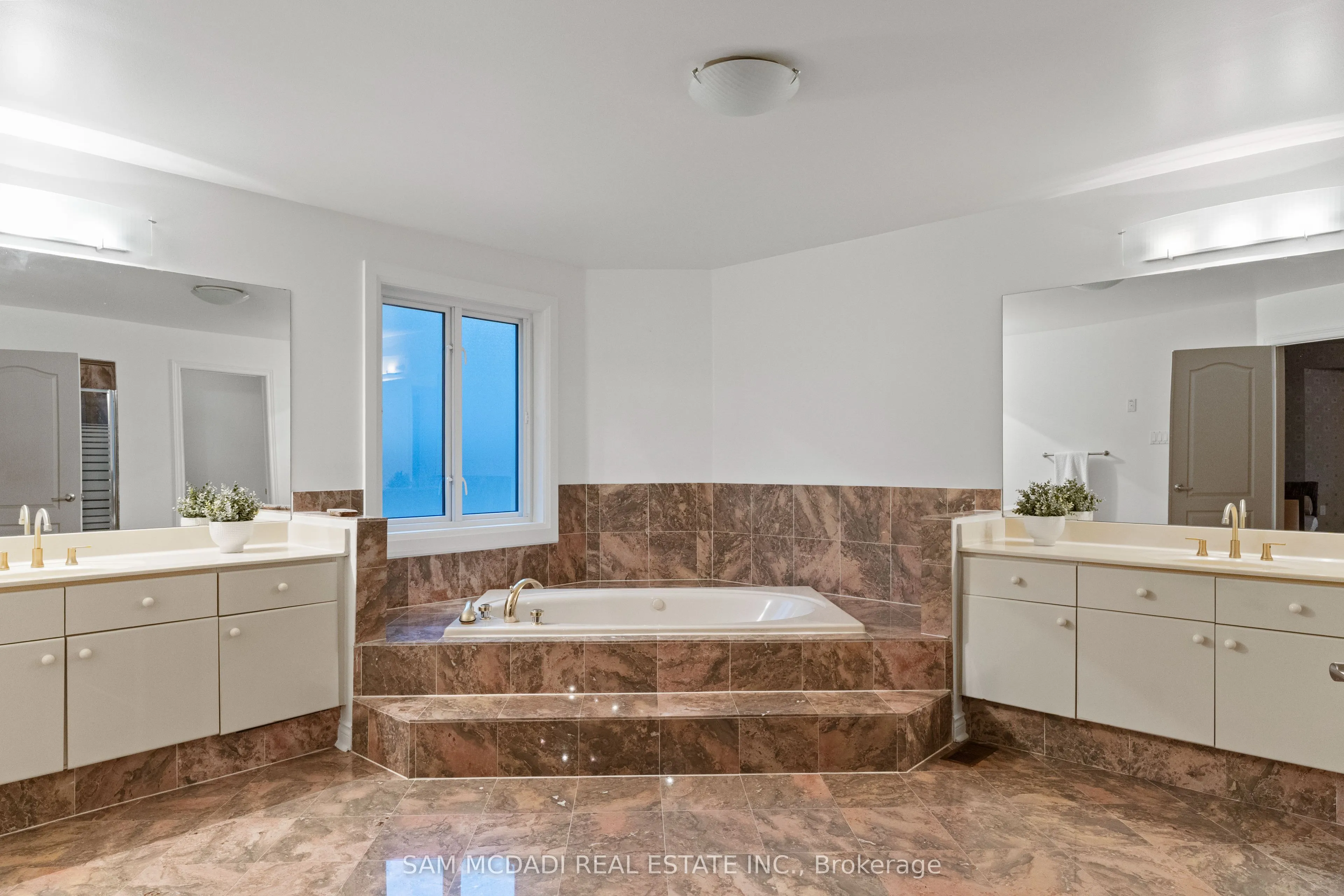 5270 Tiffany Court