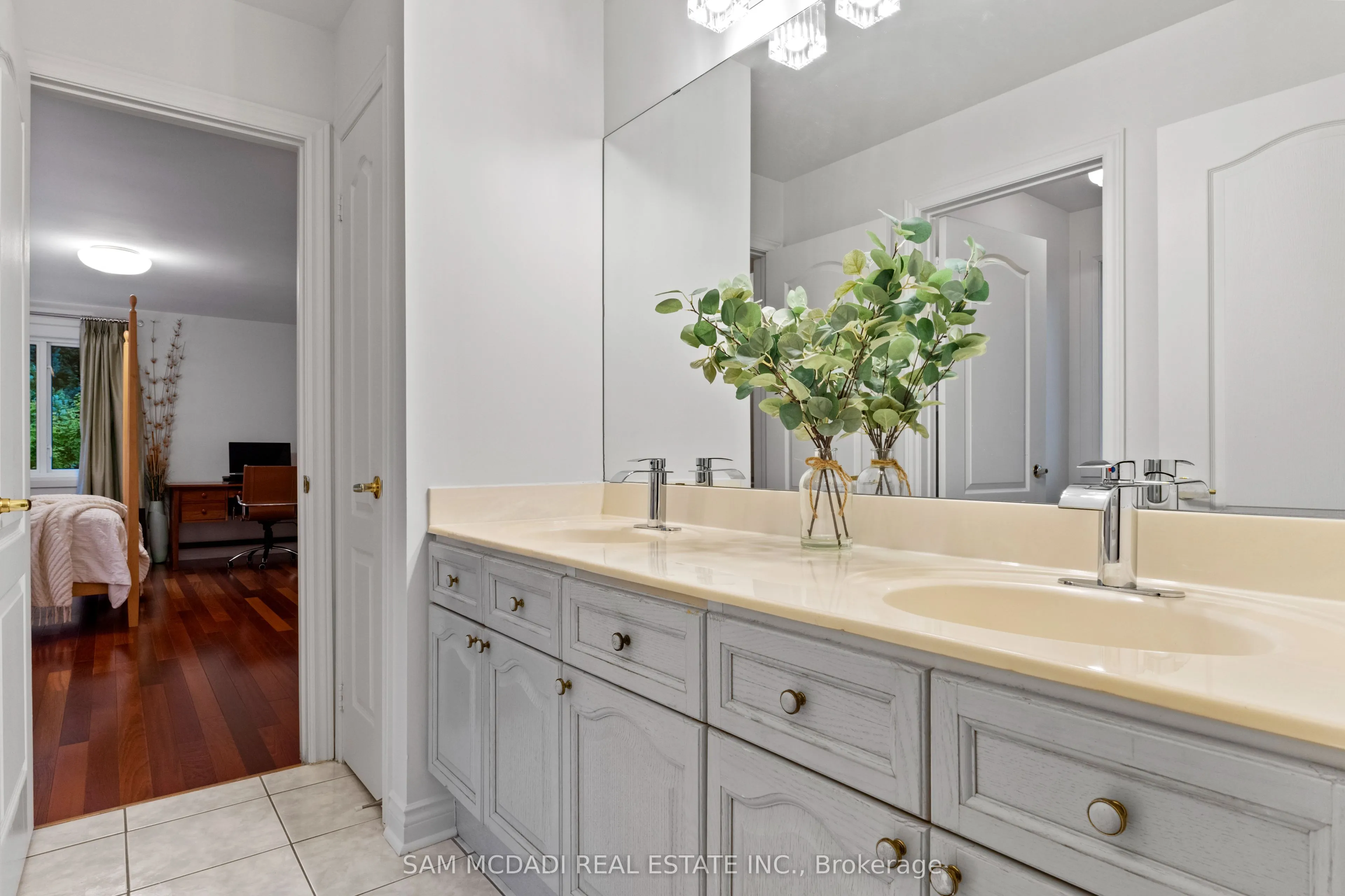 5270 Tiffany Court