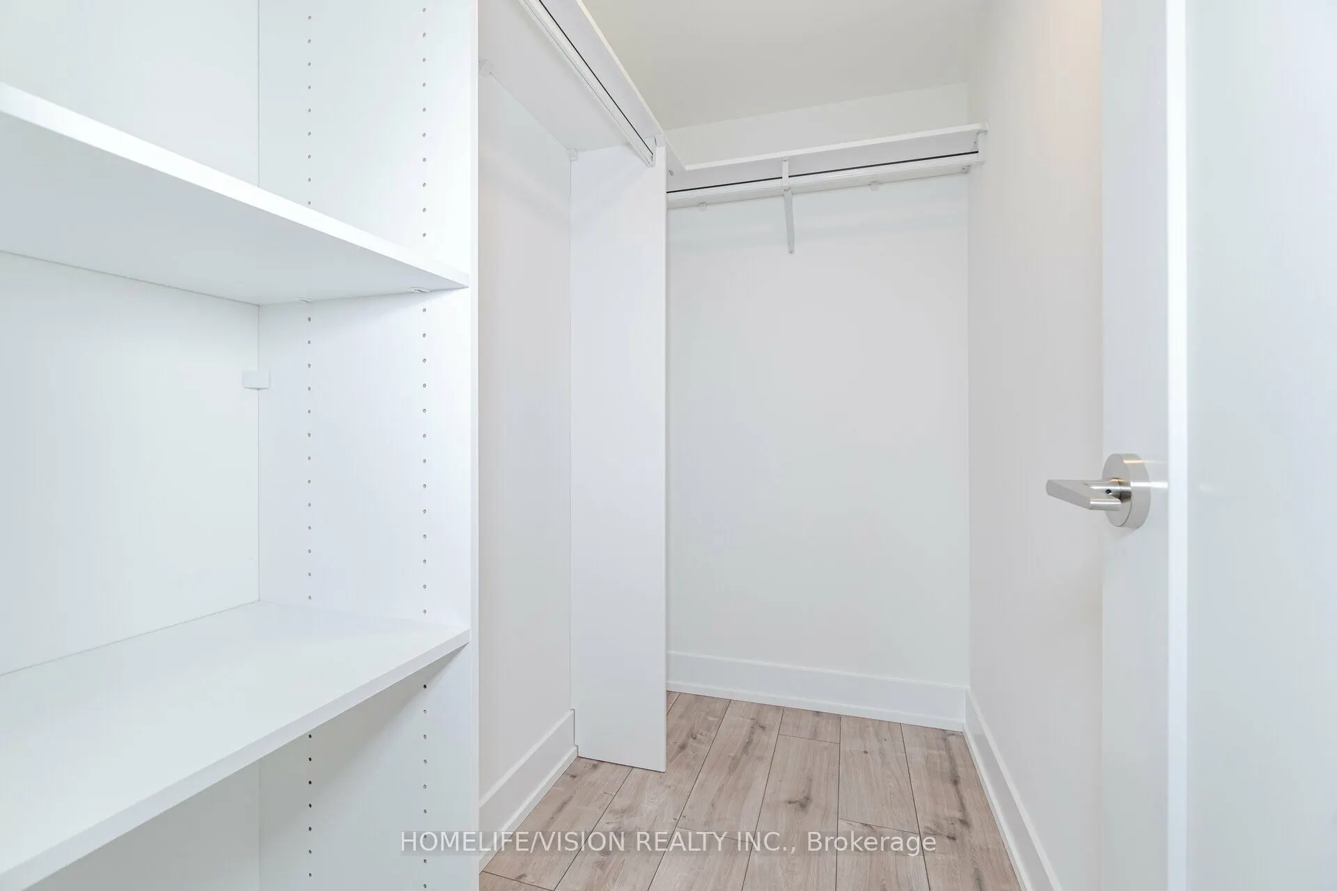 10 EVA Road, #503
