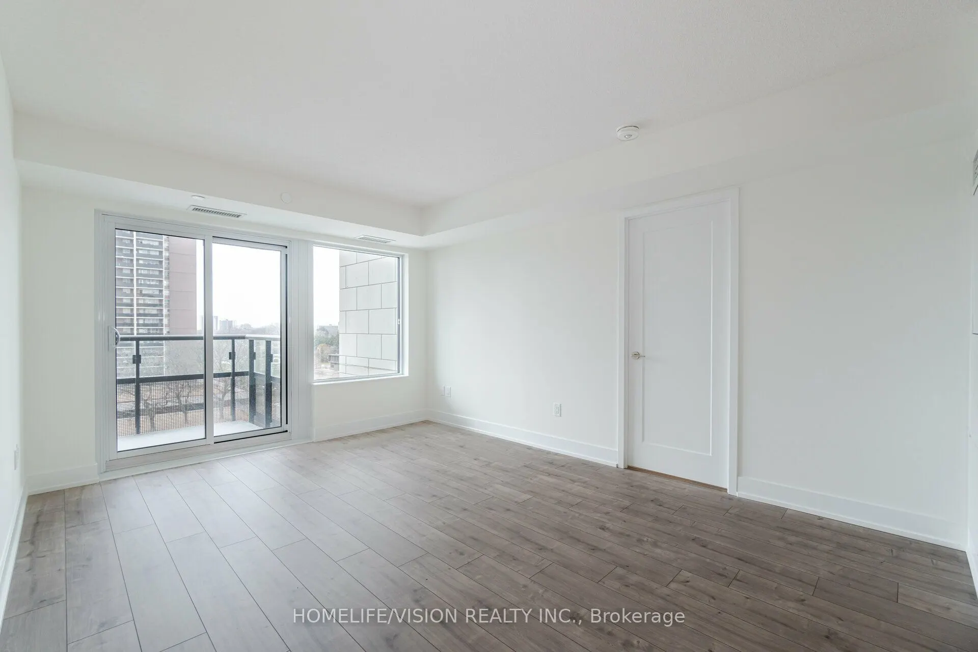 10 EVA Road, #503