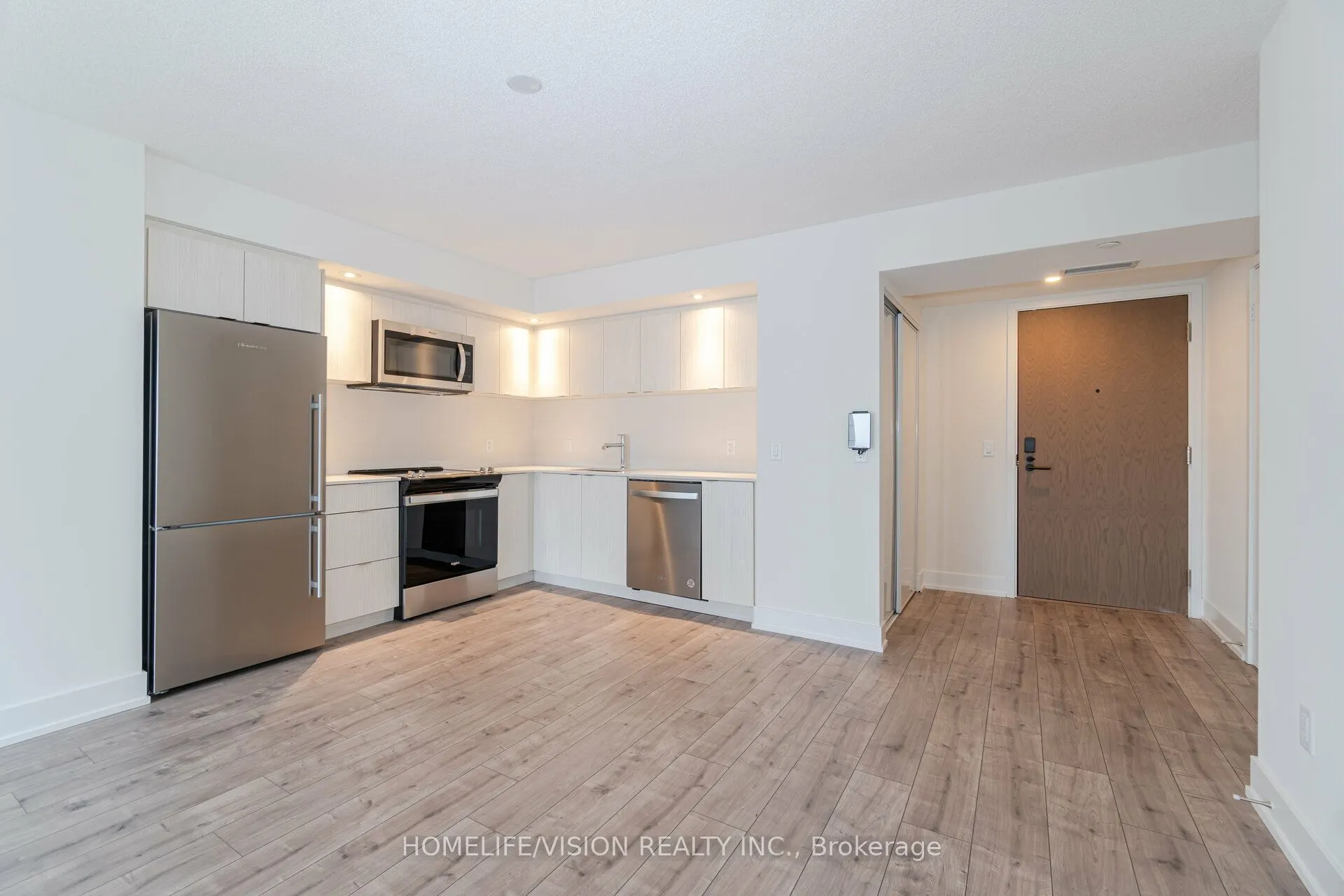 10 EVA Road, #503