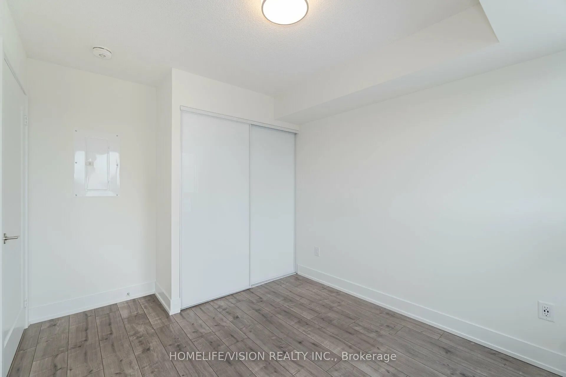 10 EVA Road, #503