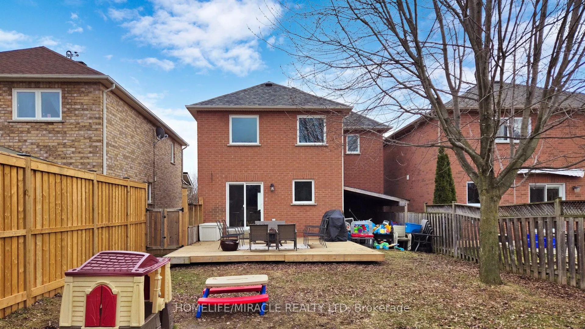 126 Mowat Crescent