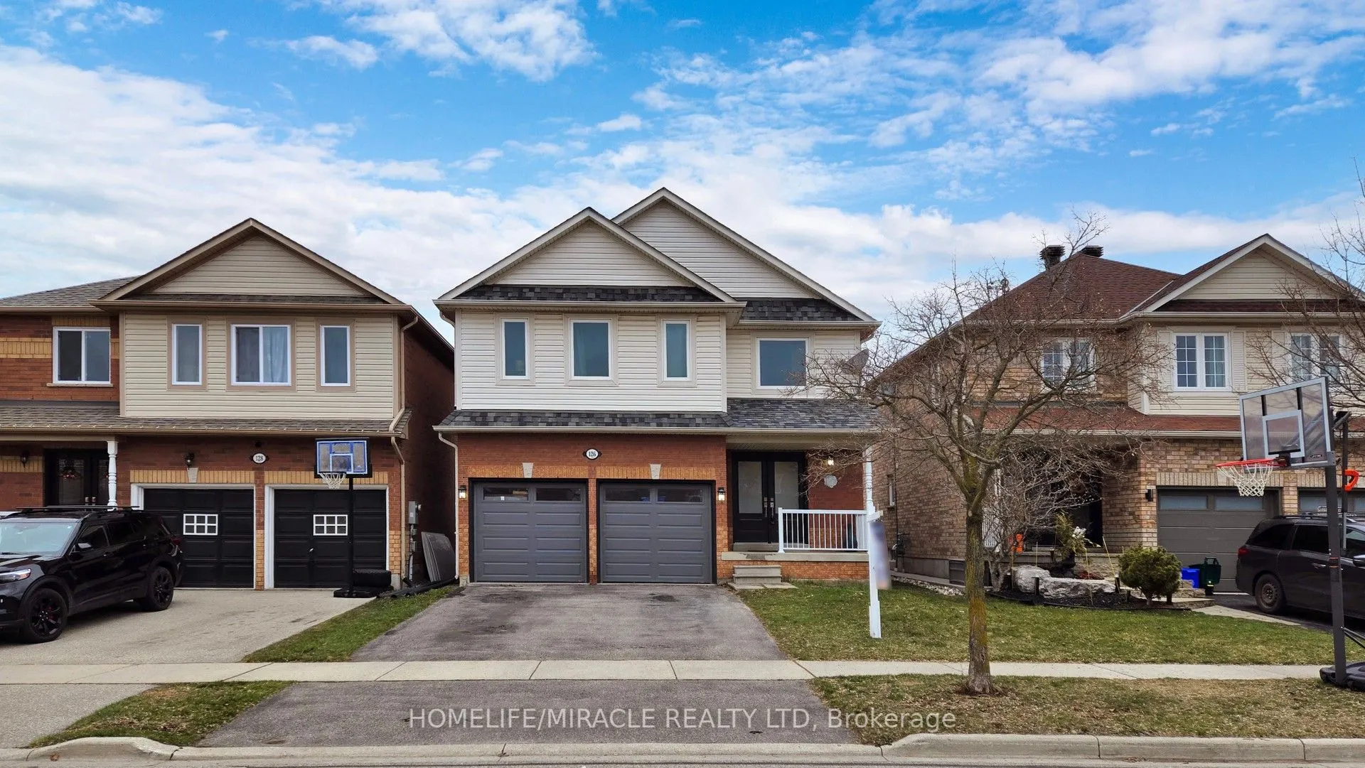 126 Mowat Crescent