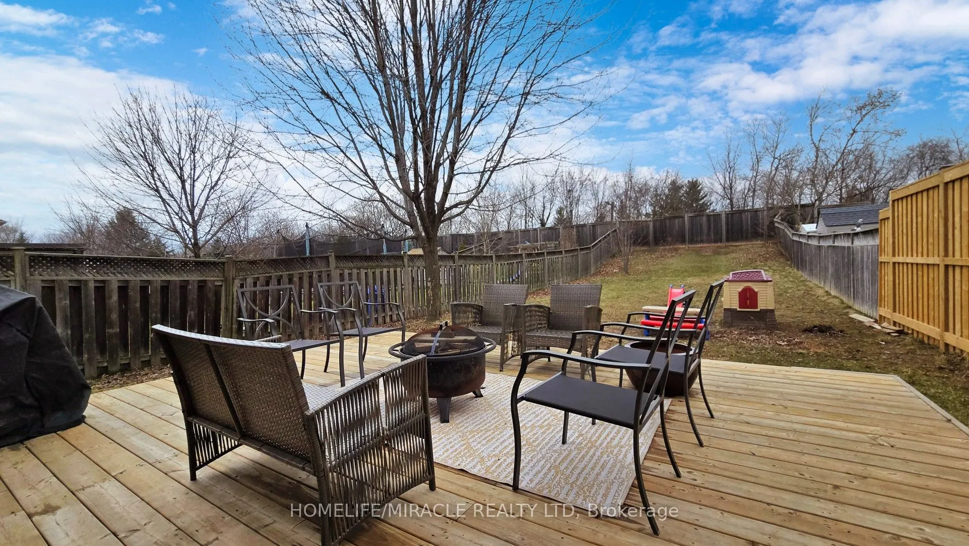 126 Mowat Crescent