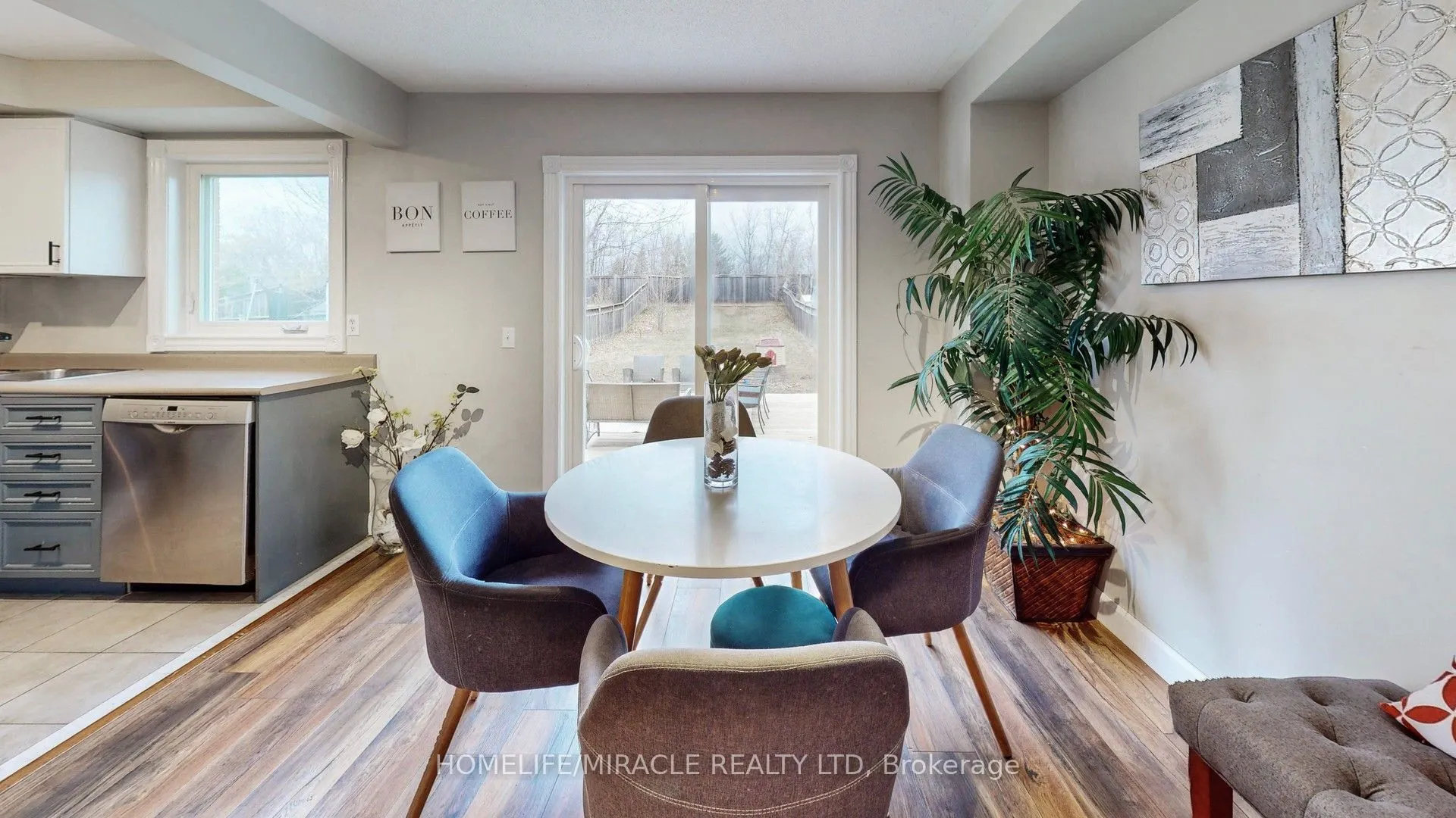 126 Mowat Crescent