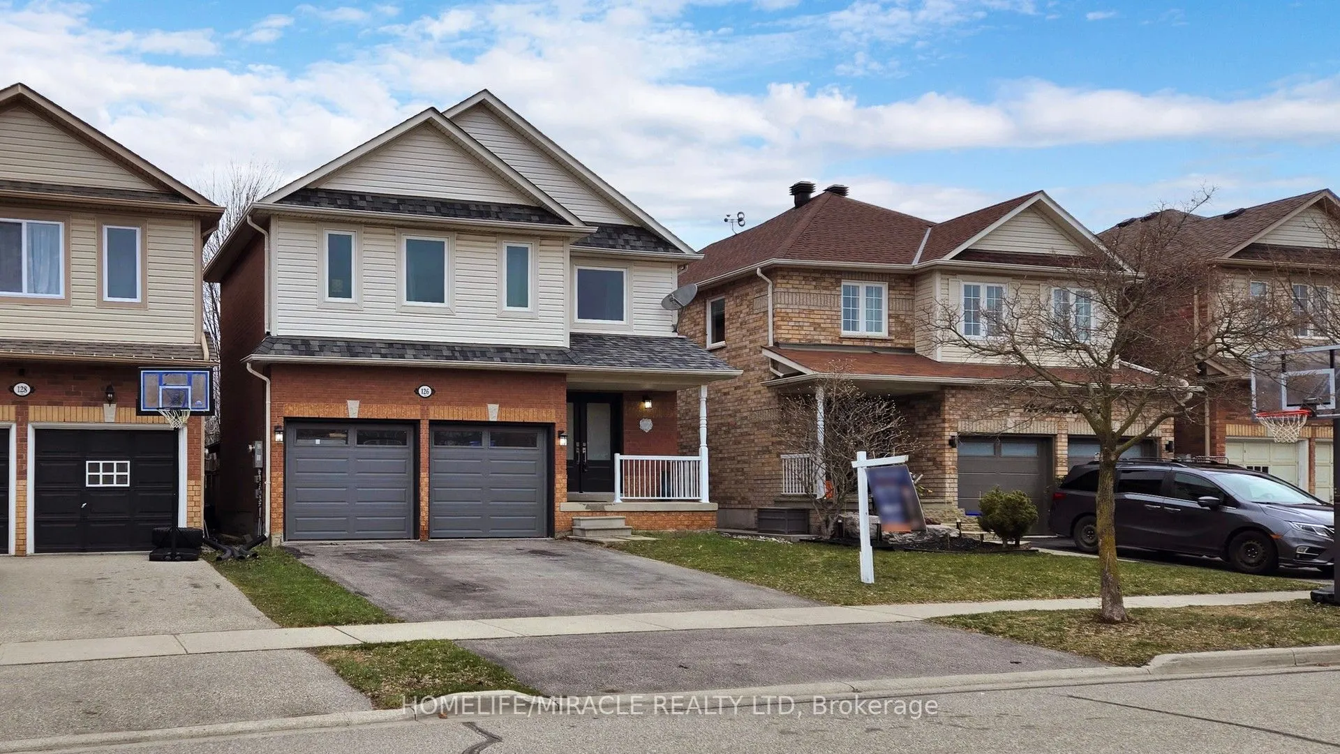 126 Mowat Crescent