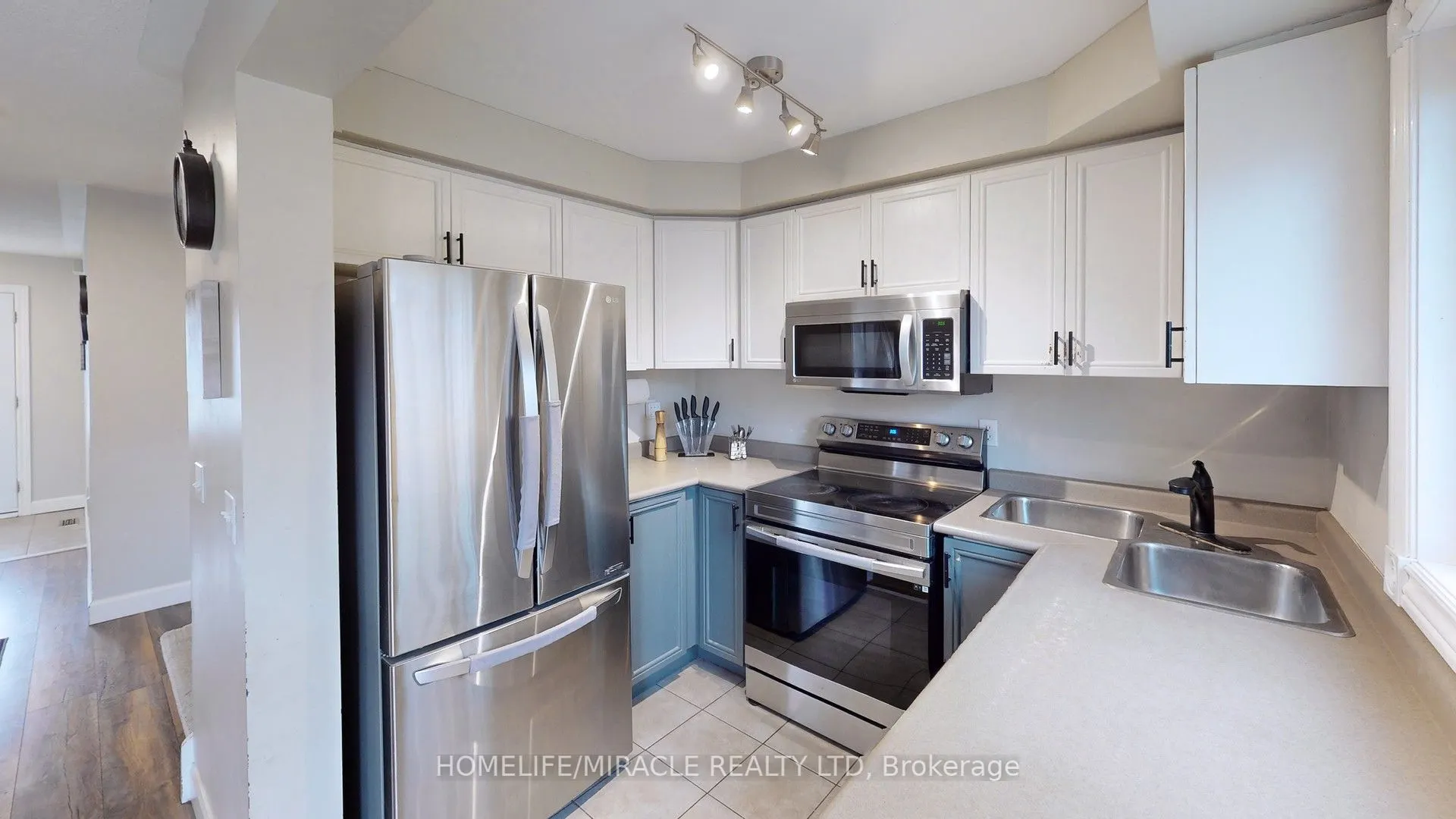 126 Mowat Crescent