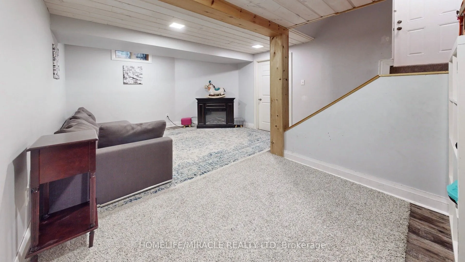 126 Mowat Crescent