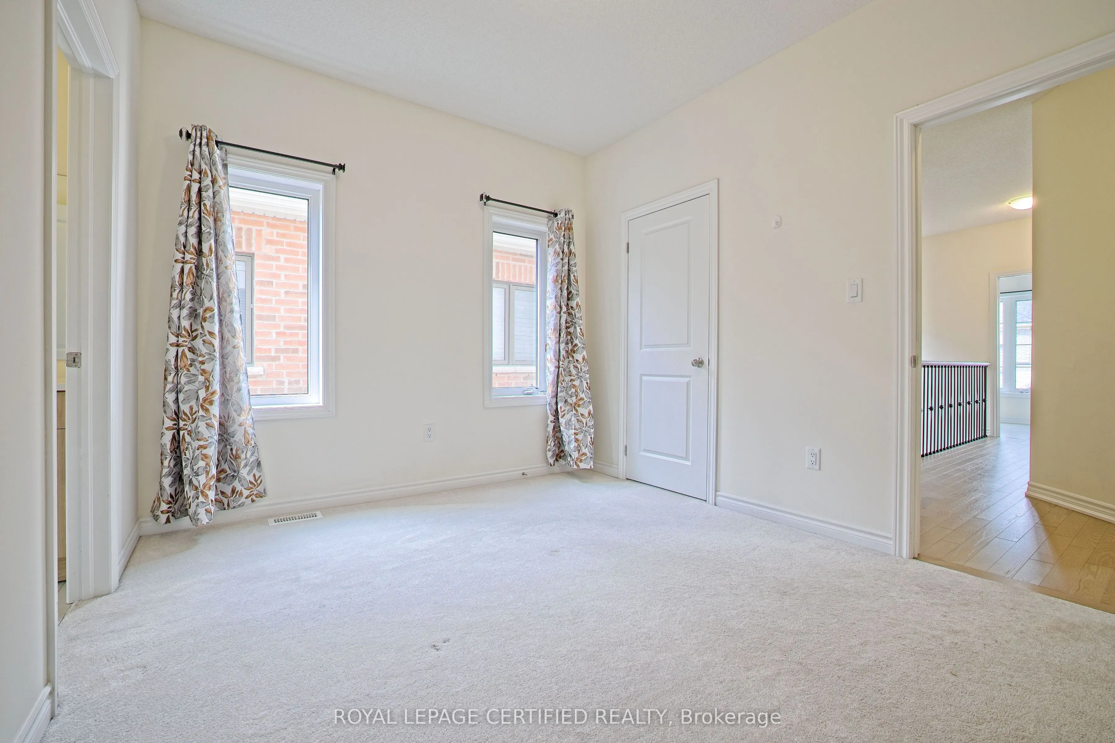 14 Bavenden Crescent