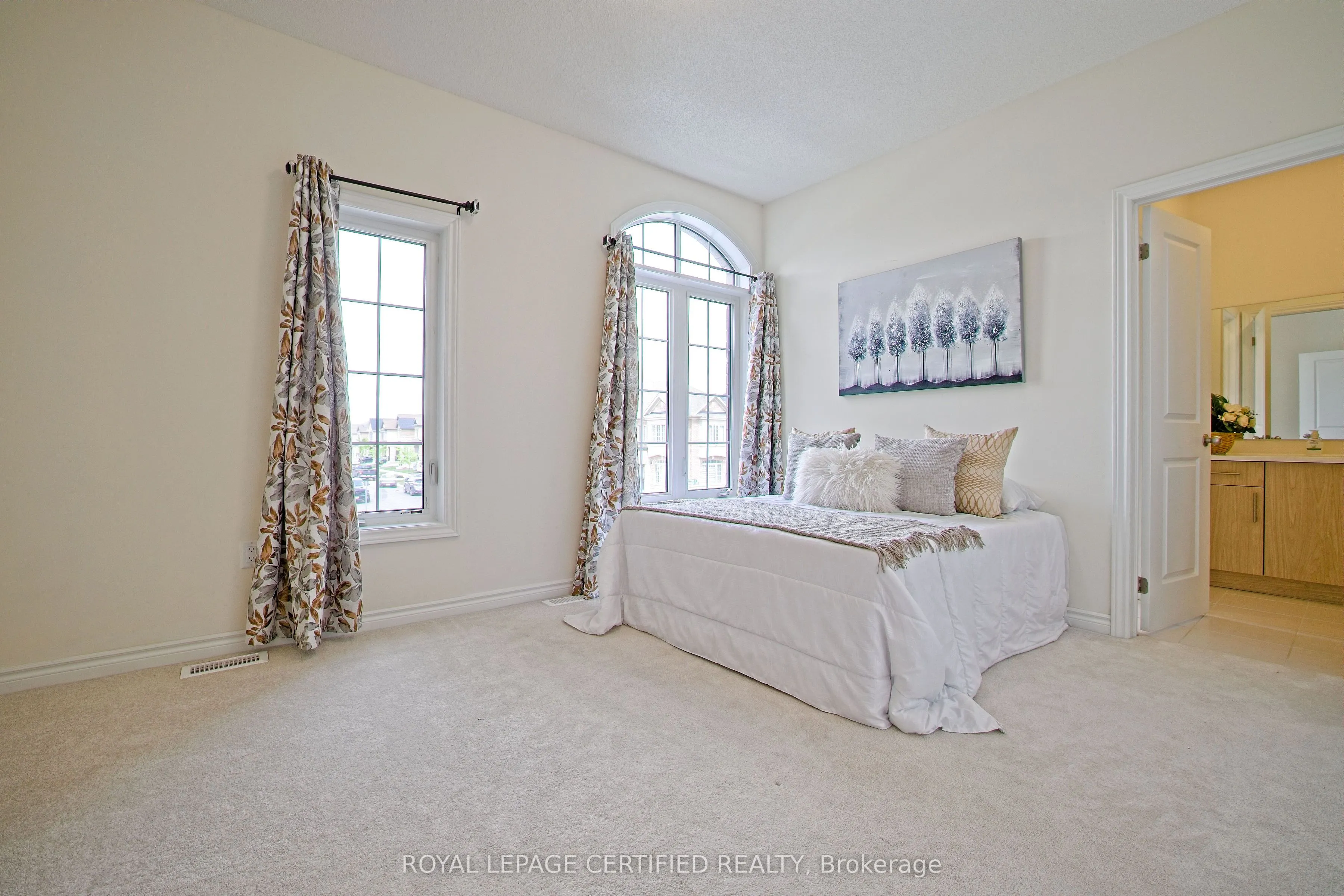 14 Bavenden Crescent