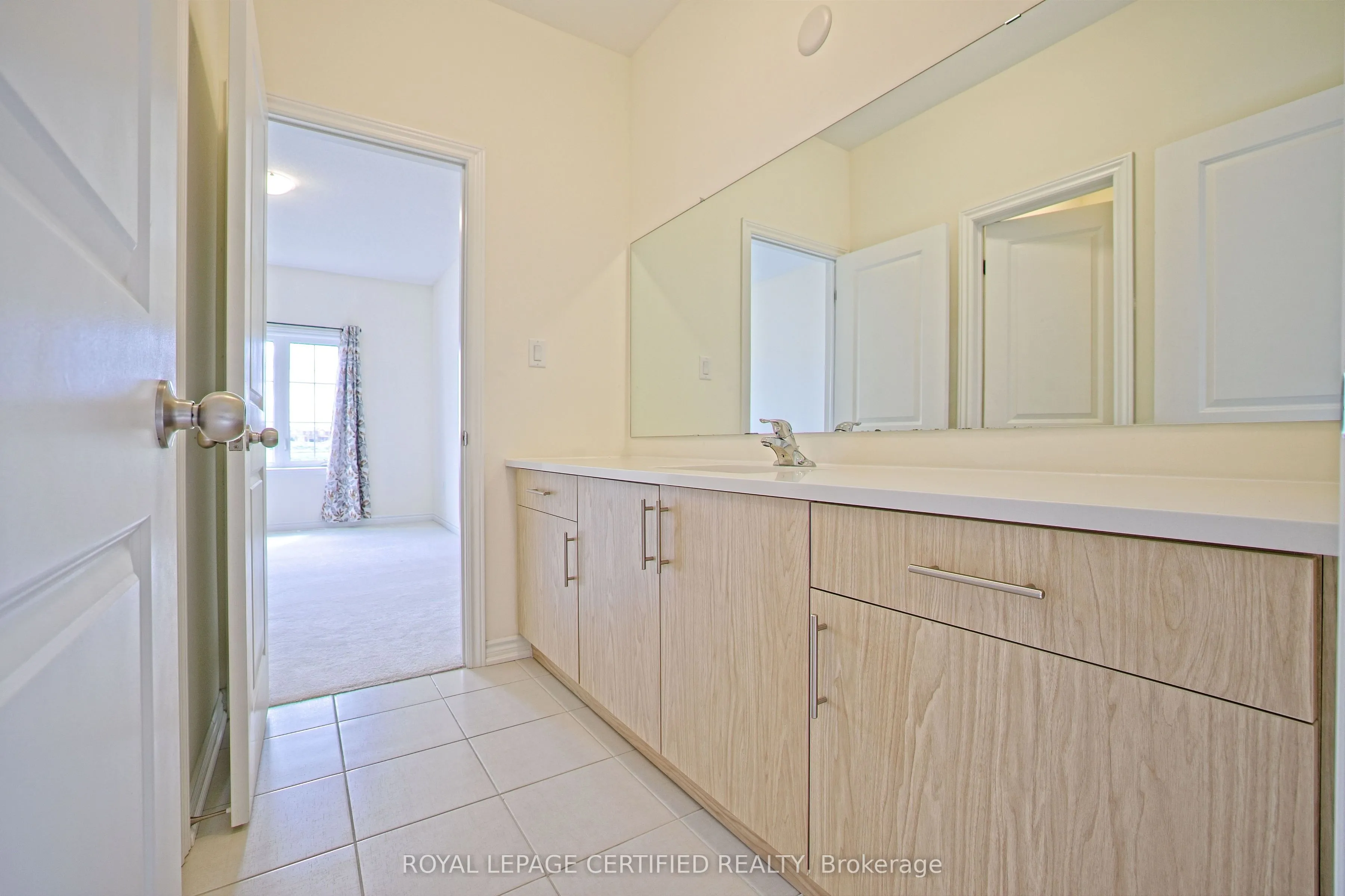 14 Bavenden Crescent