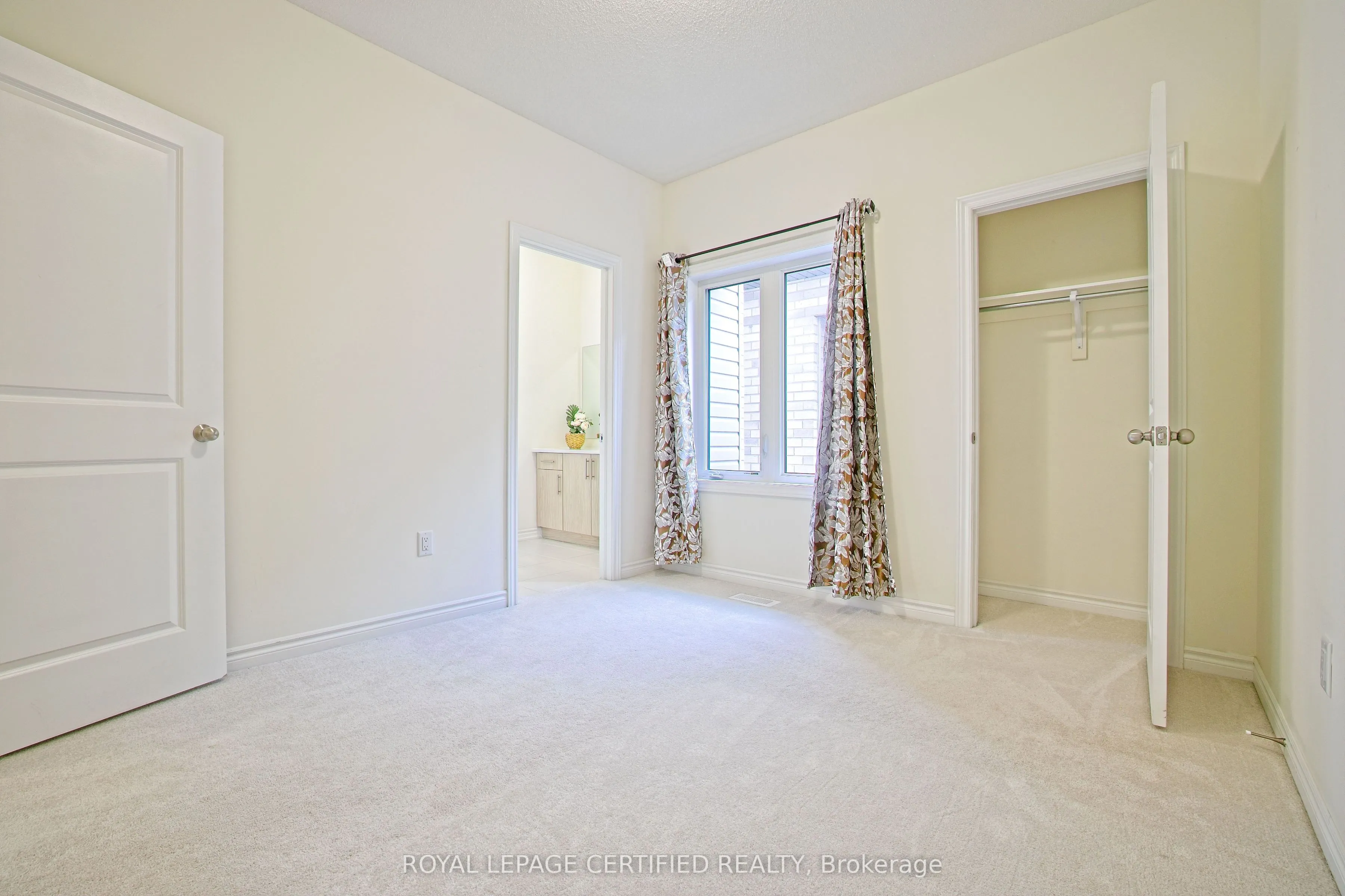 14 Bavenden Crescent