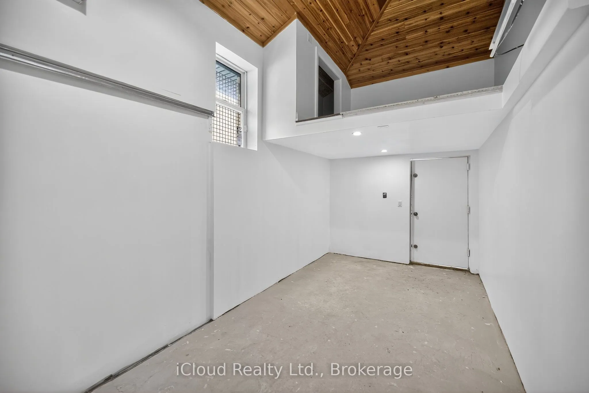 34 Knox Avenue