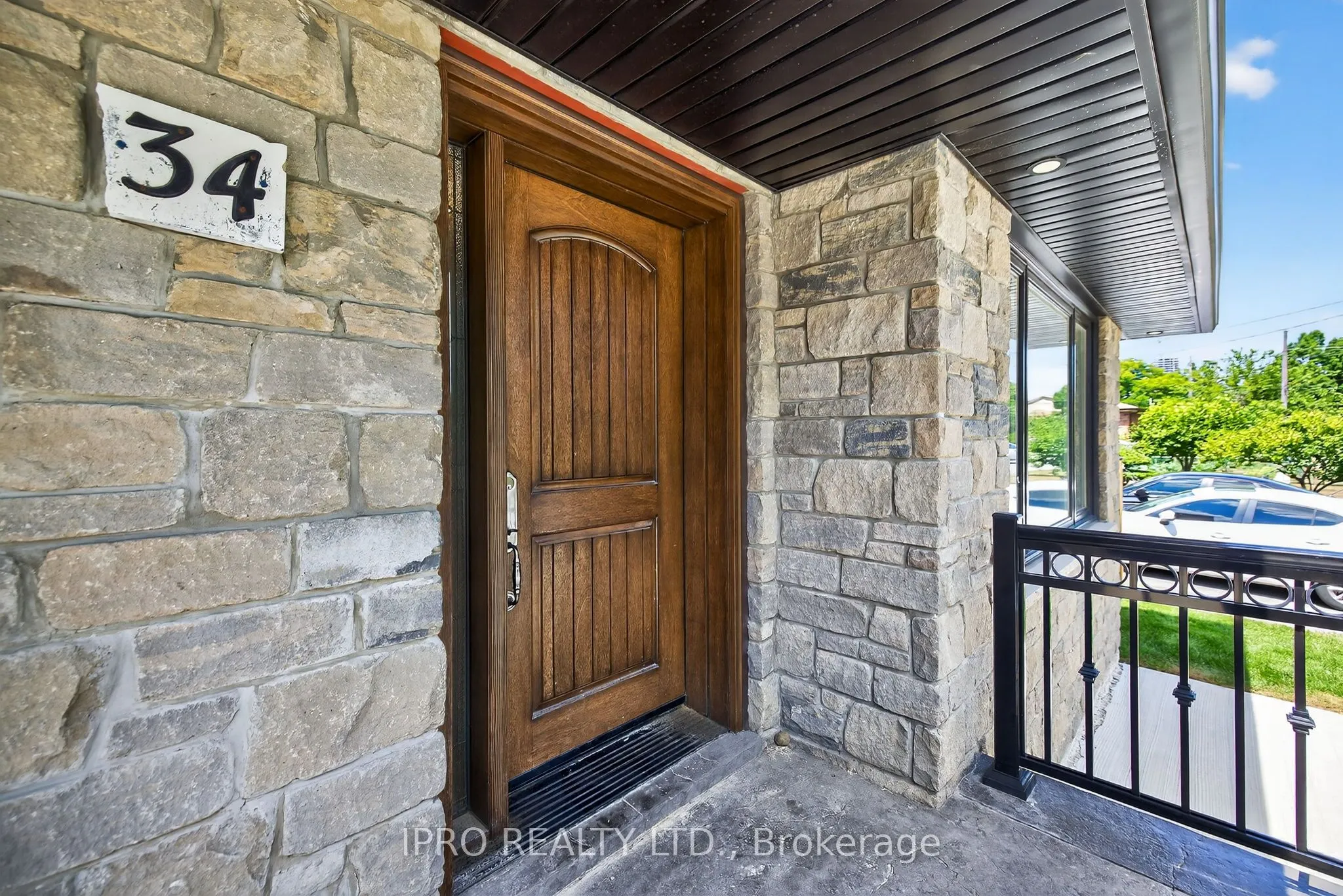 34 Knox Avenue