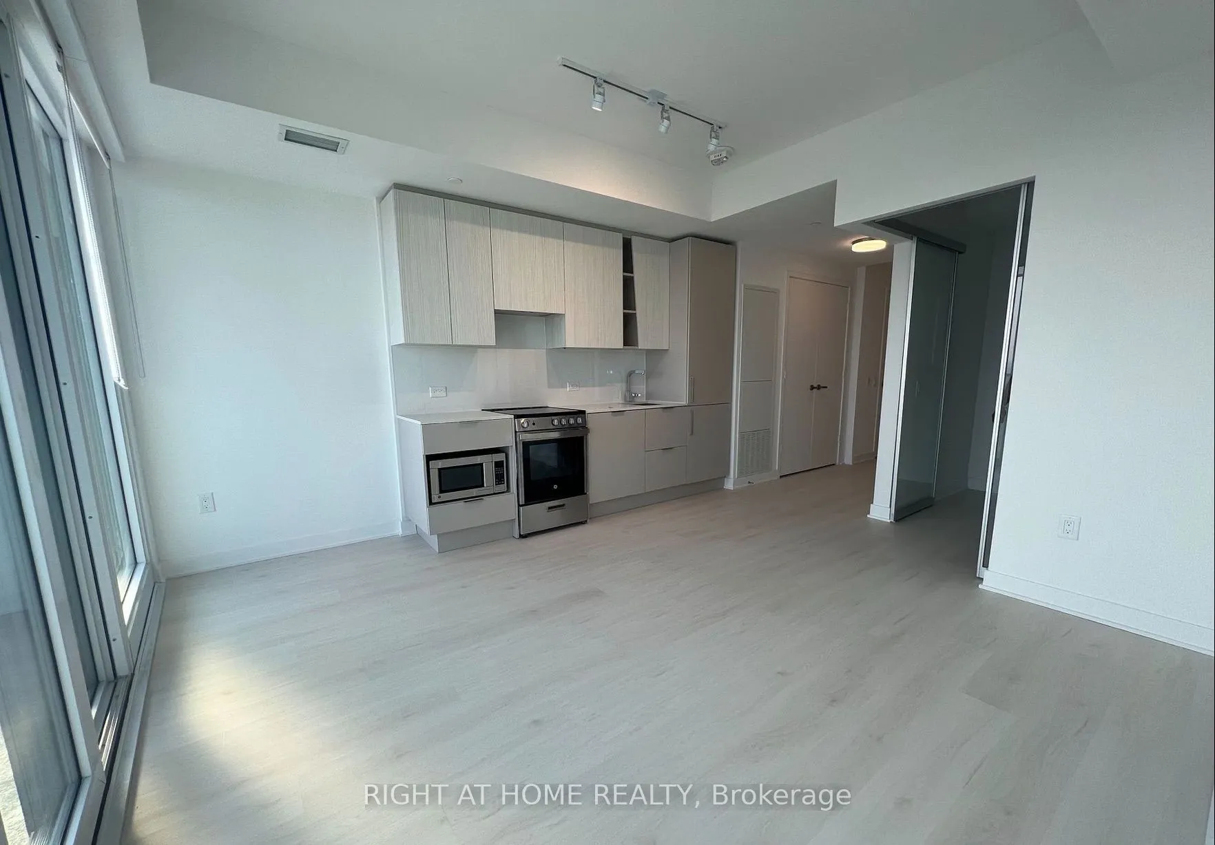 3900 Confederation Parkway, #2507