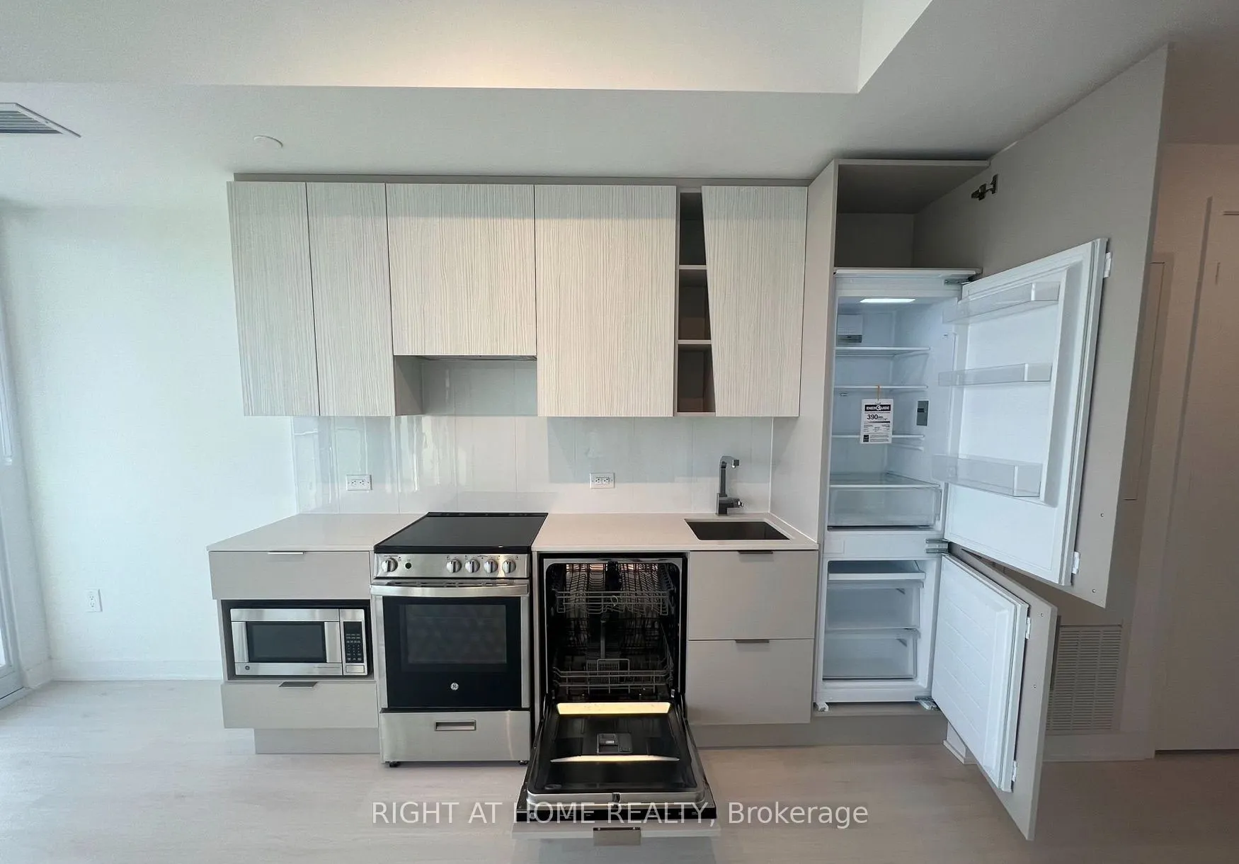 3900 Confederation Parkway, #2507