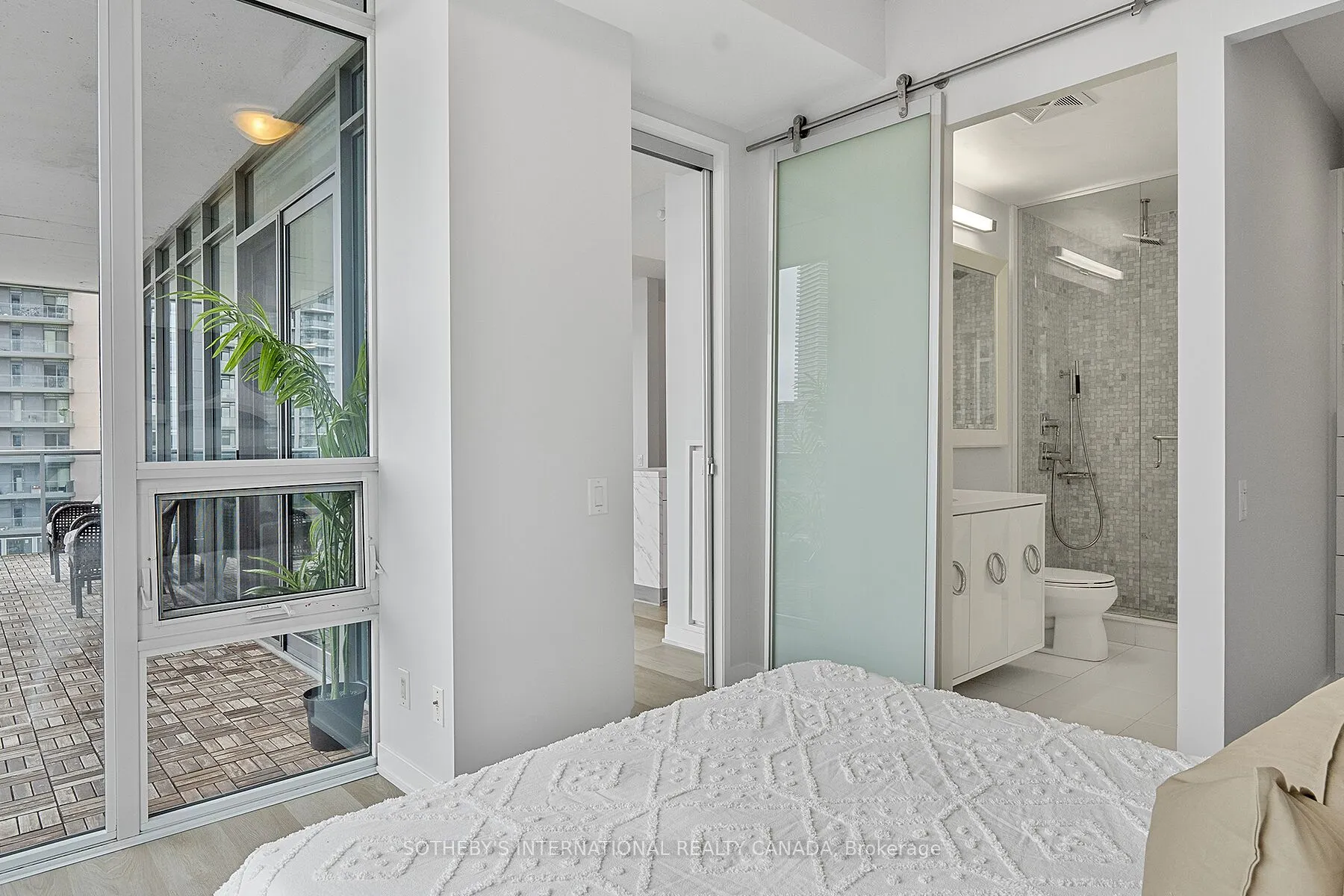 88 Park Lawn Road, #608