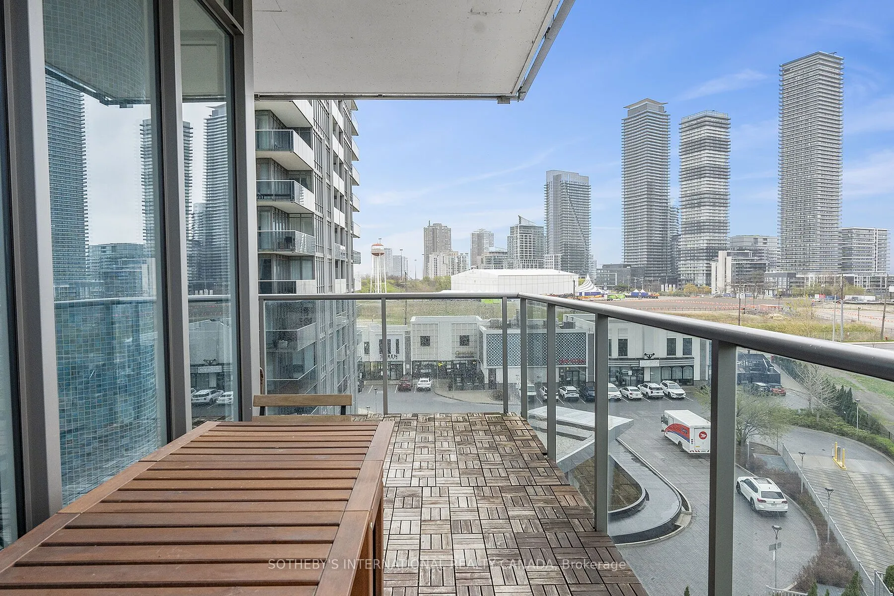 88 Park Lawn Road, #608