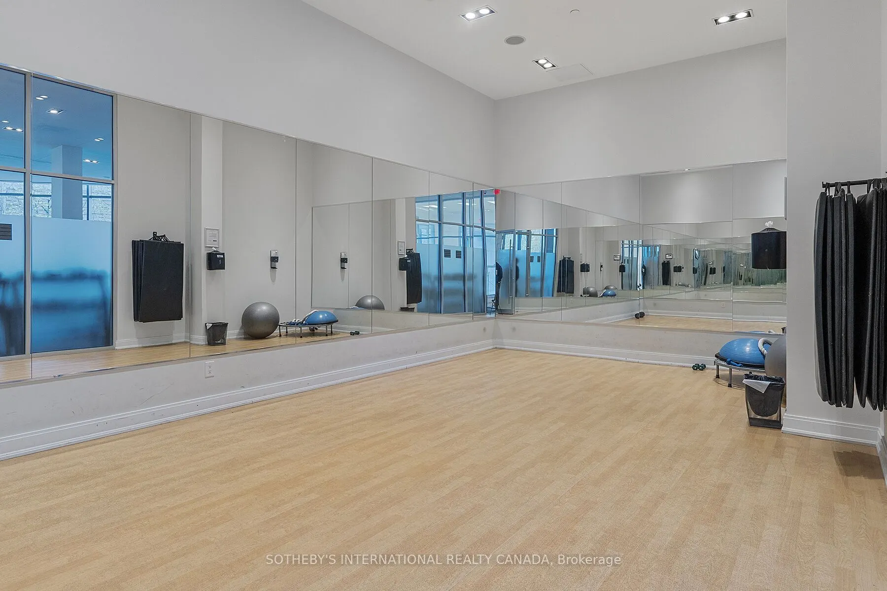 88 Park Lawn Road, #608