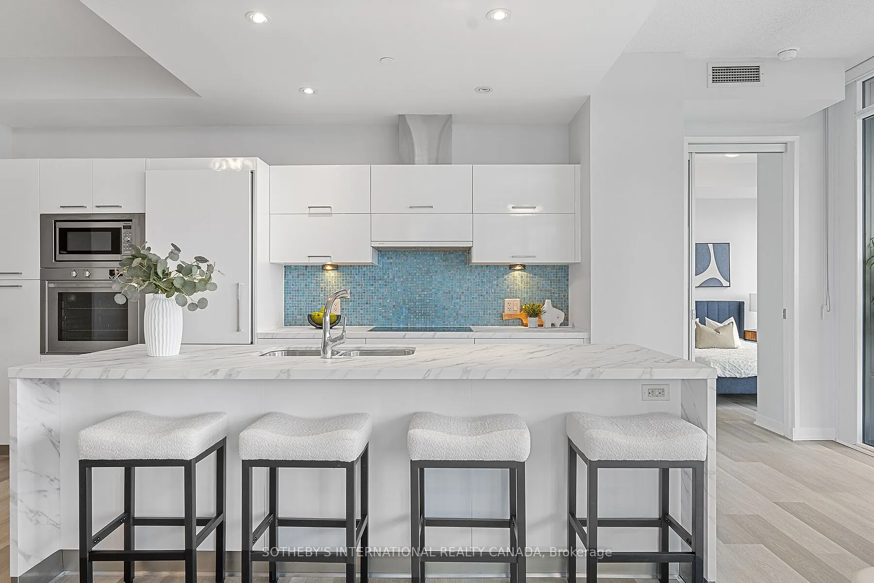 88 Park Lawn Road, #608