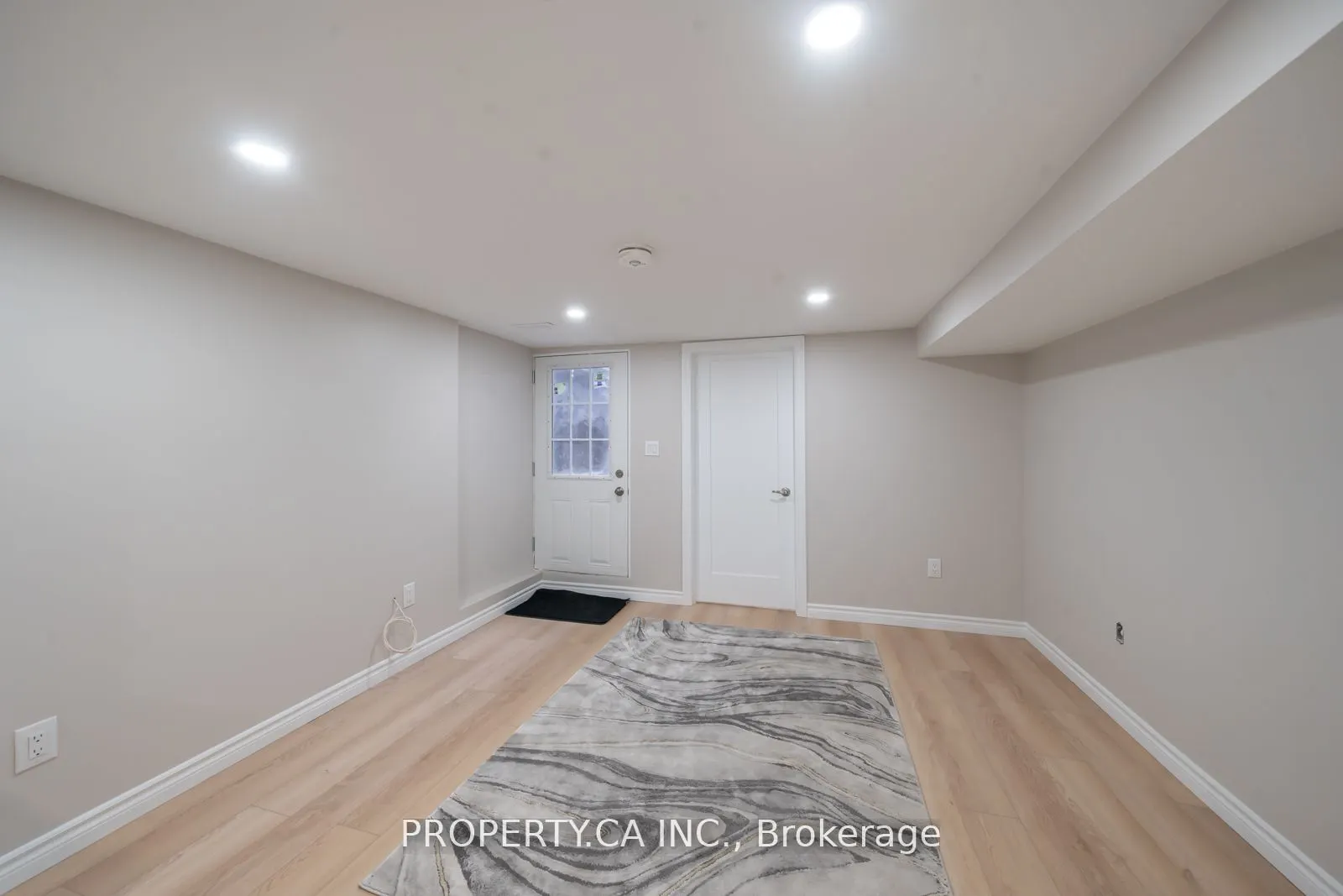557 Perth Avenue, #Lower