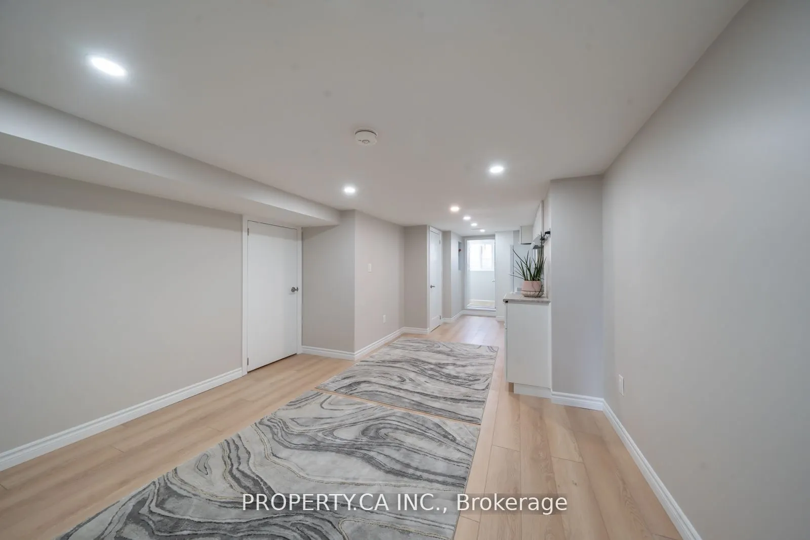 557 Perth Avenue, #Lower