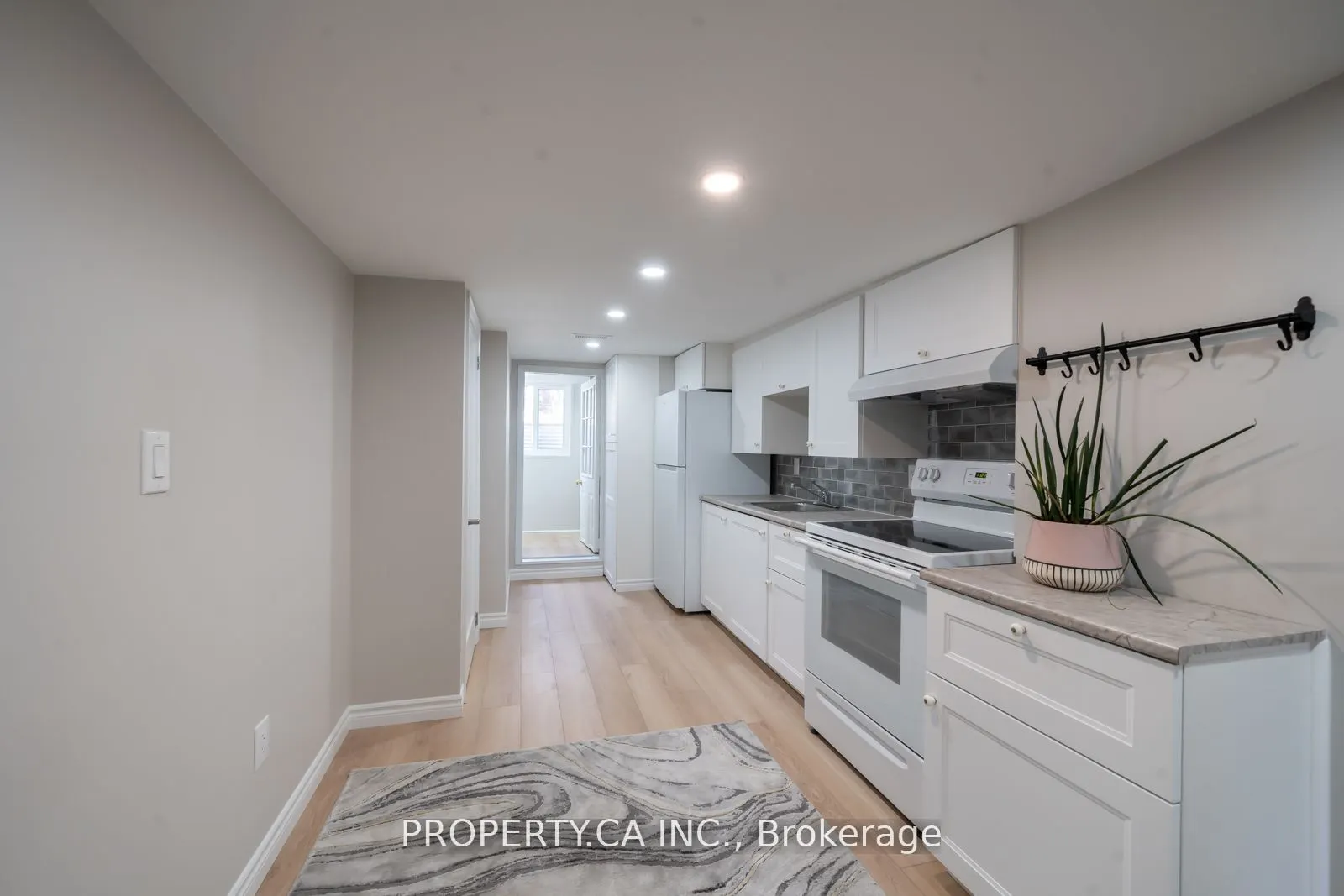 557 Perth Avenue, #Lower