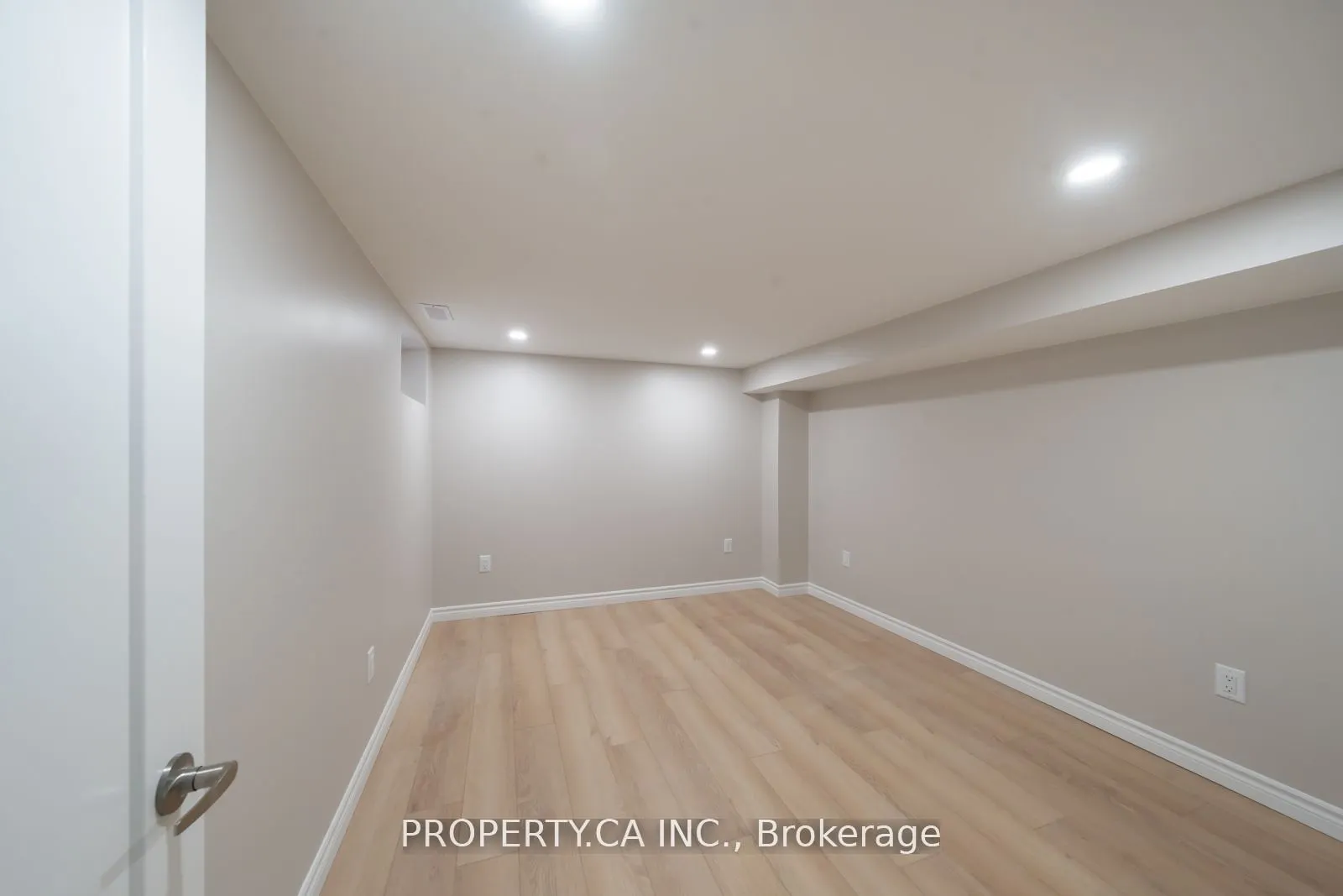 557 Perth Avenue, #Lower
