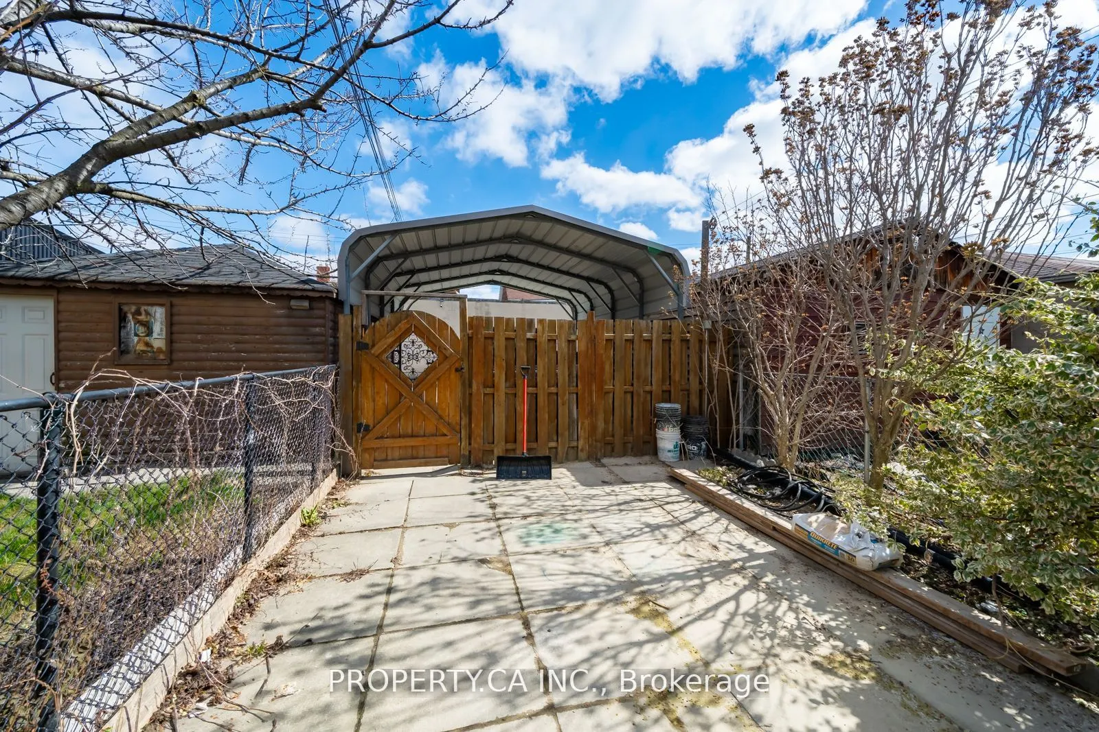 557 Perth Avenue, #Lower