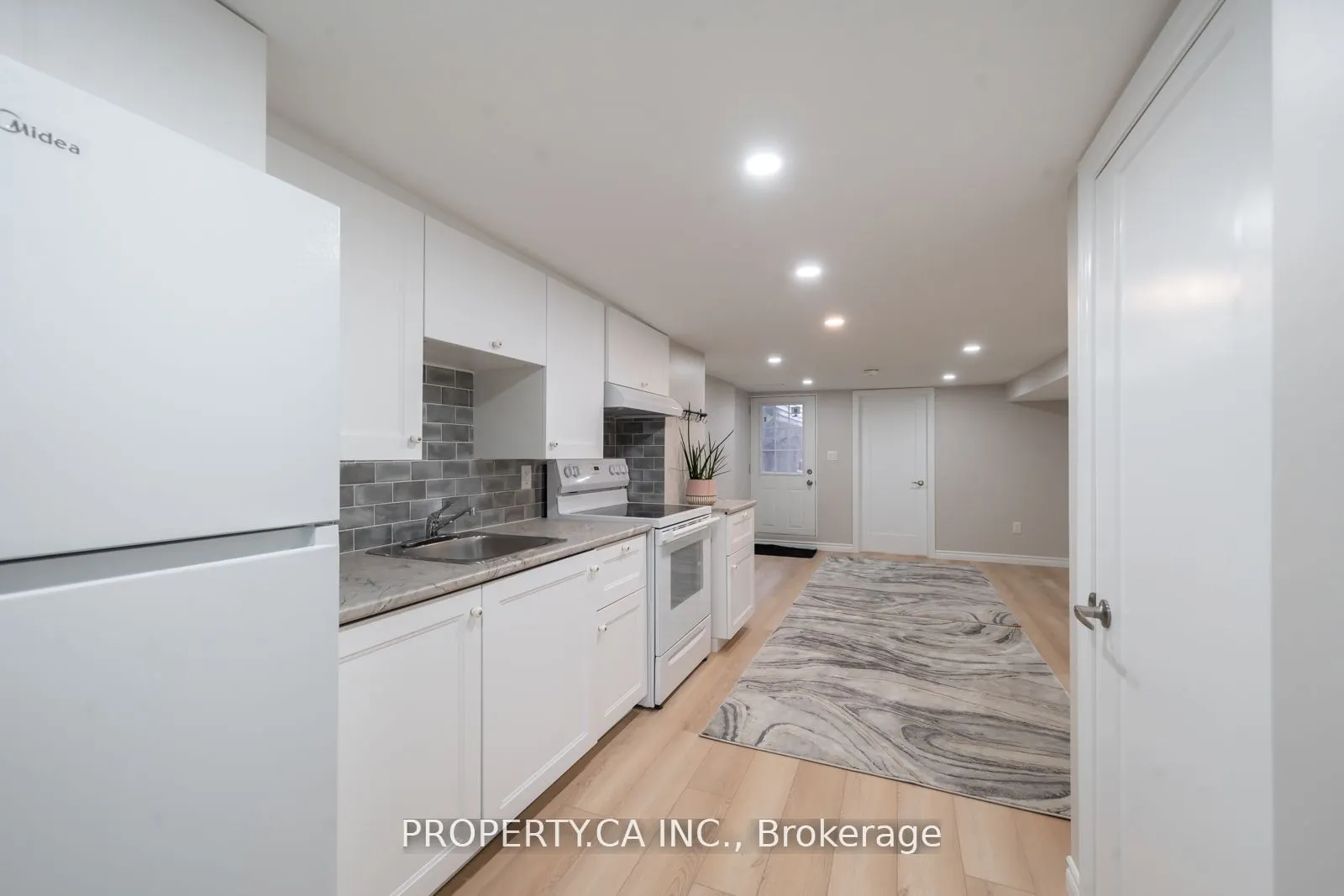 557 Perth Avenue, #Lower