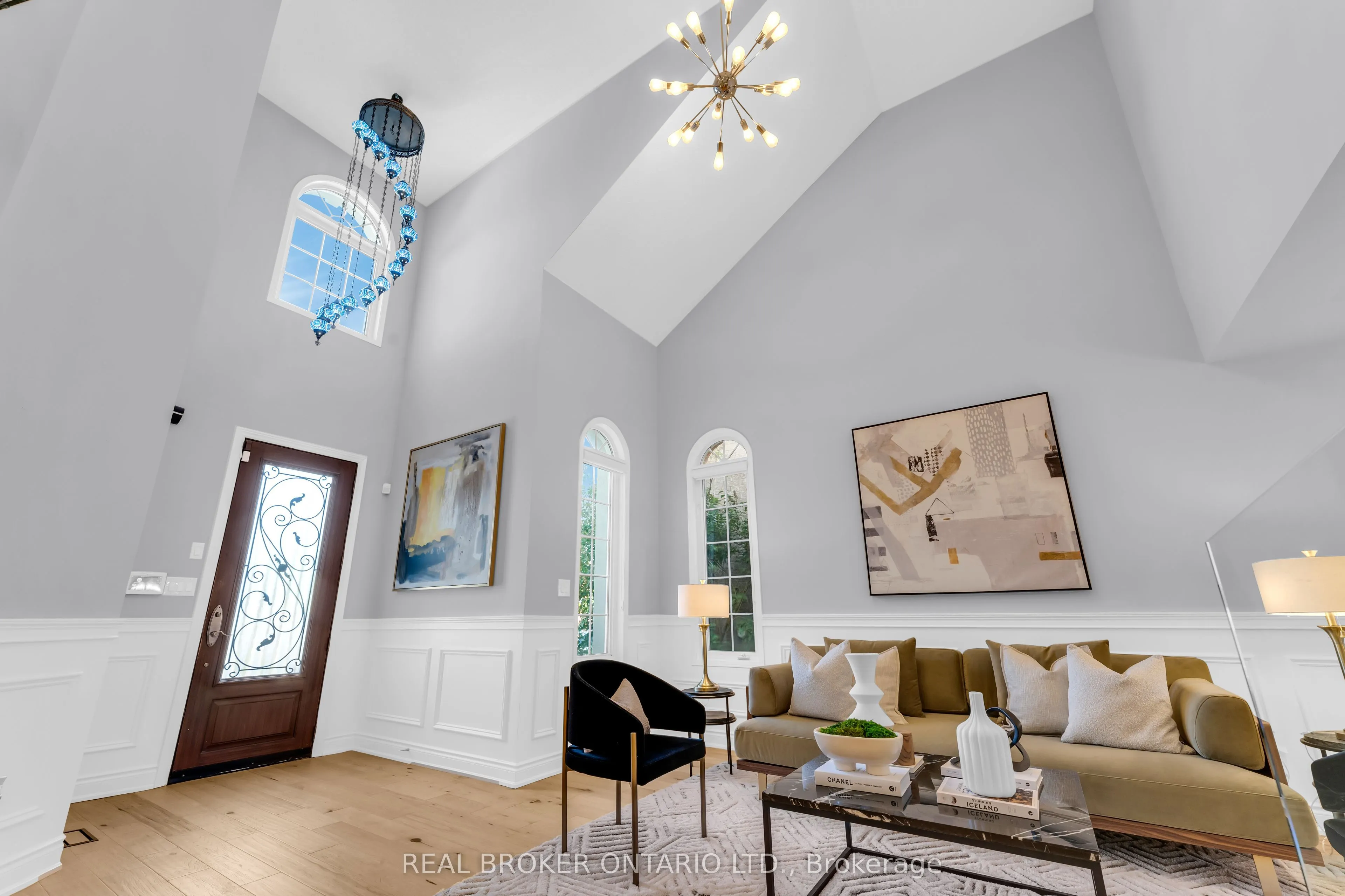 2293 Woodcrest Drive