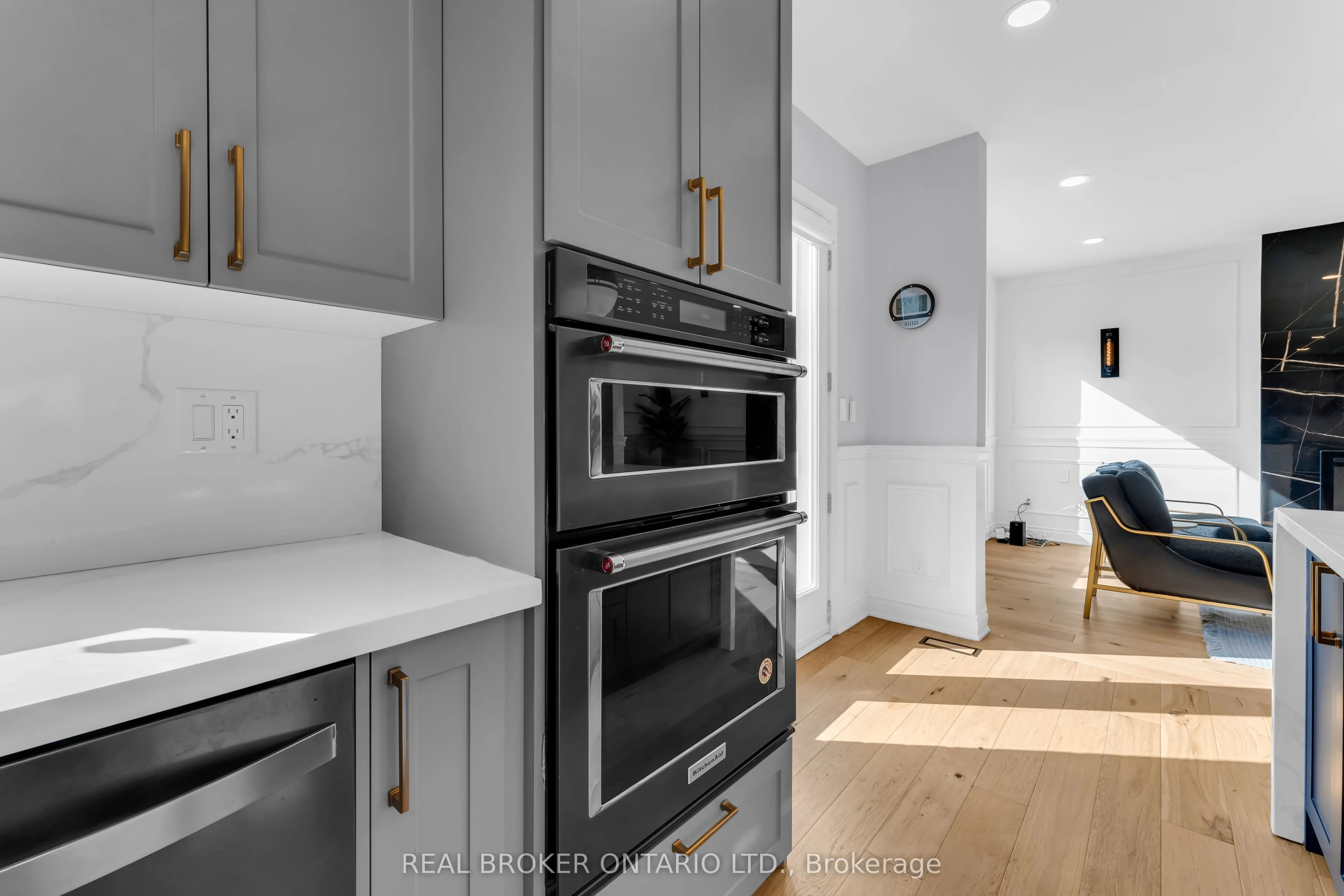 2293 Woodcrest Drive
