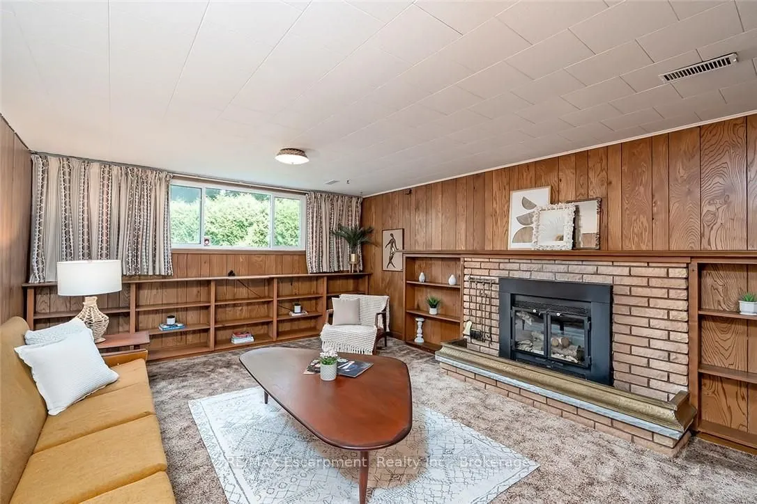 231 BARRYMORE Court
