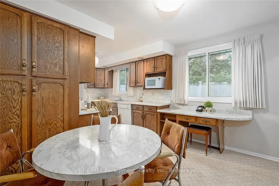 231 BARRYMORE Court