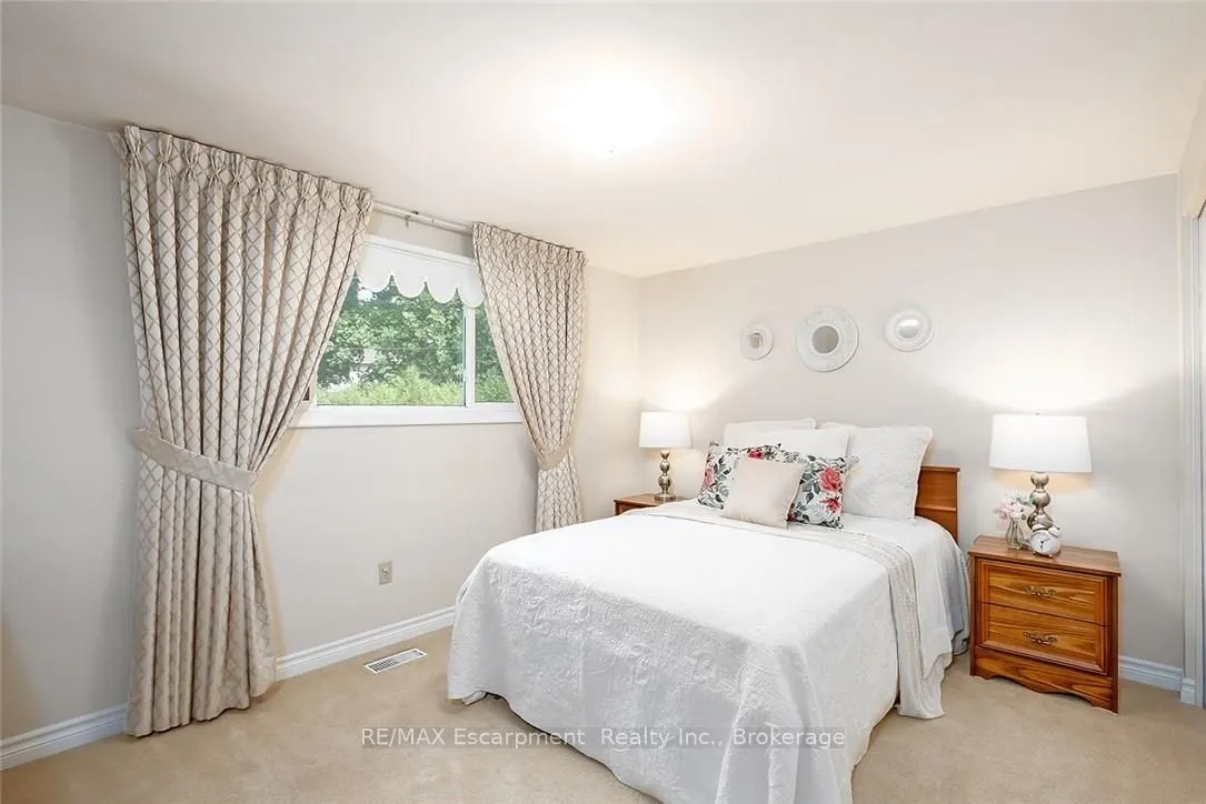 231 BARRYMORE Court