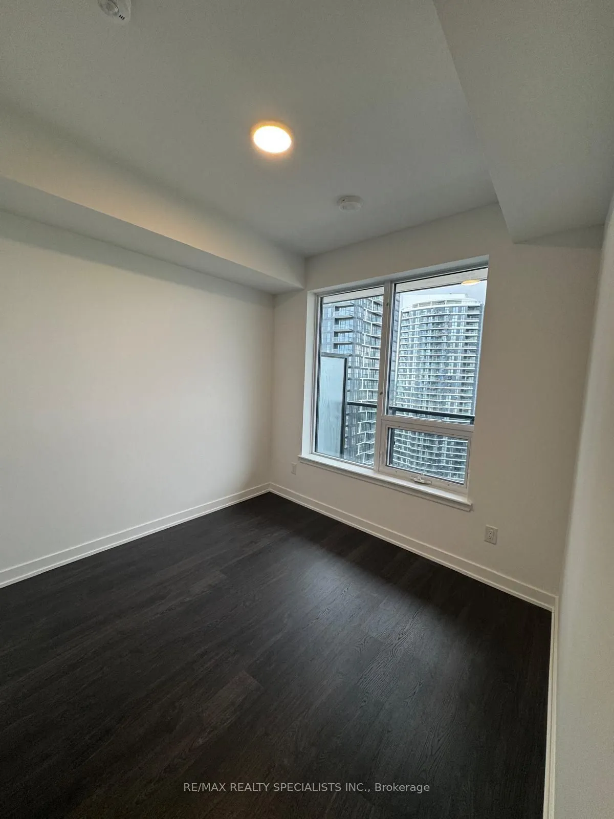 5105 Hurontario Street, #2406