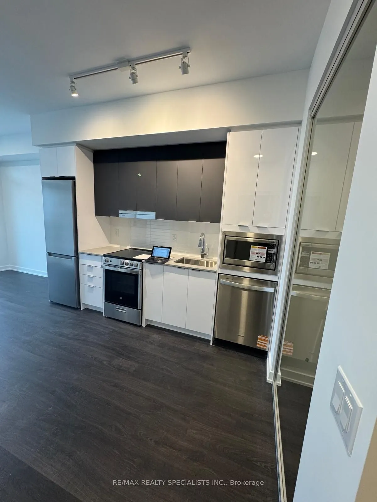 5105 Hurontario Street, #2406