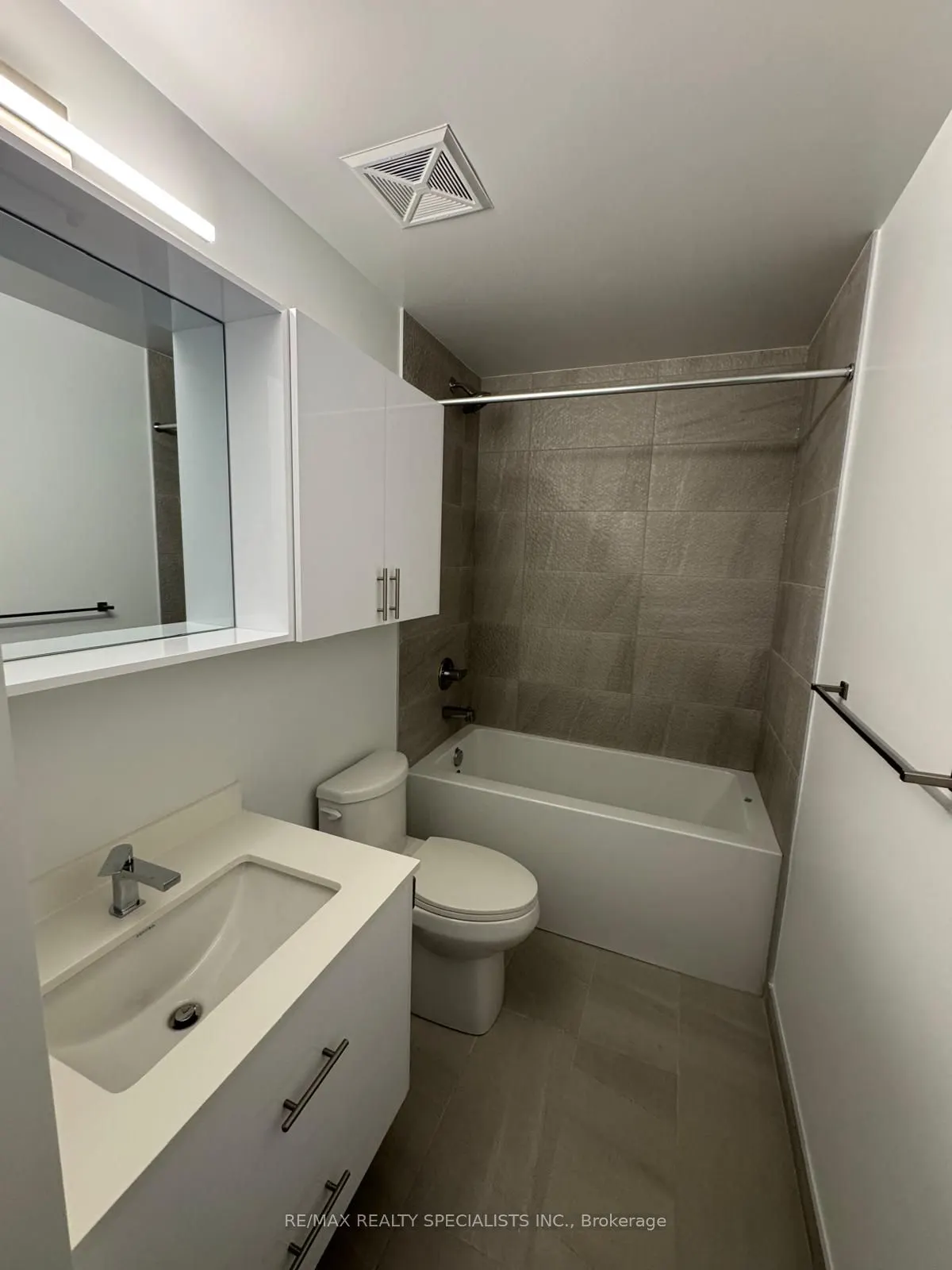 5105 Hurontario Street, #2406