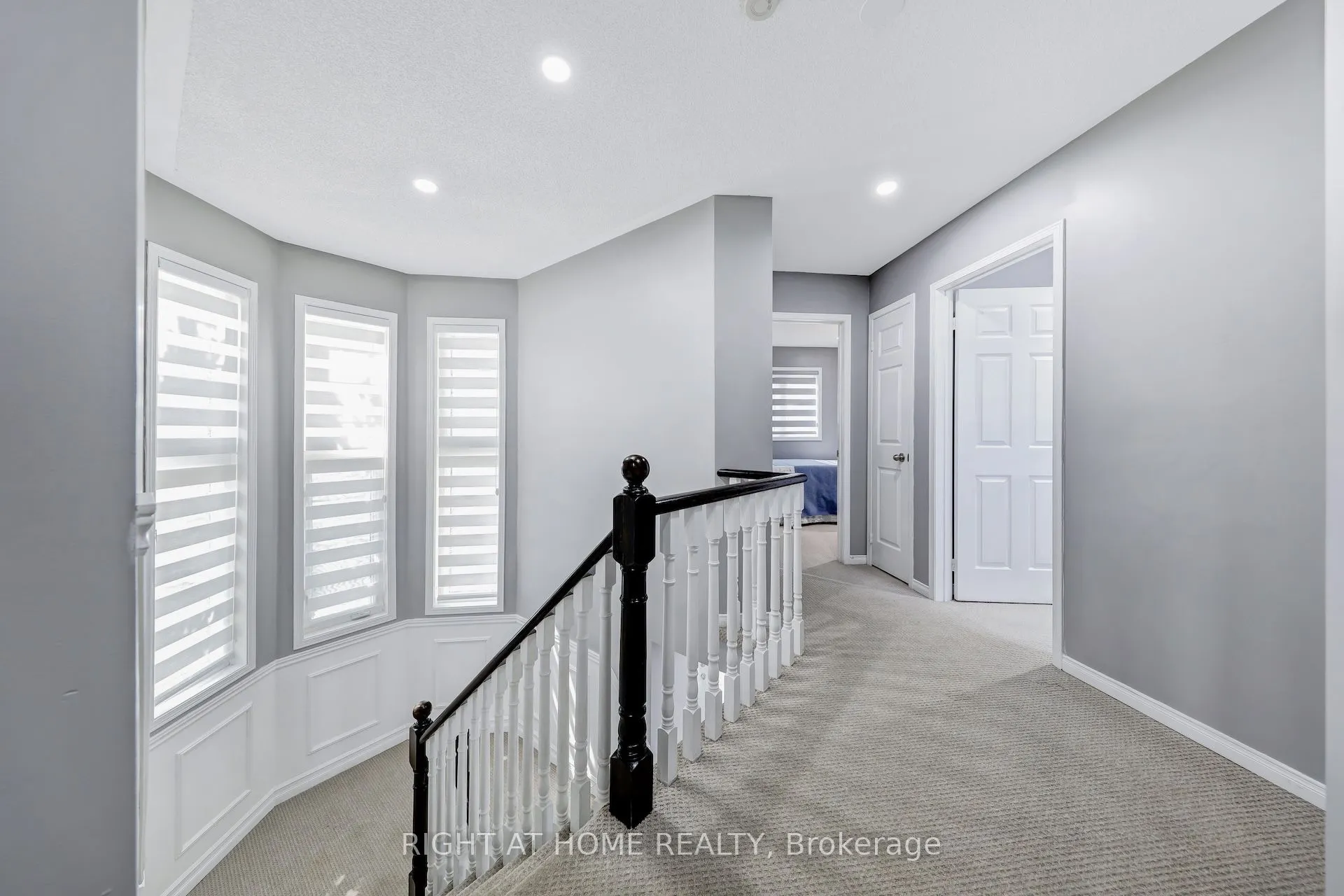 332 Rosegate Way N