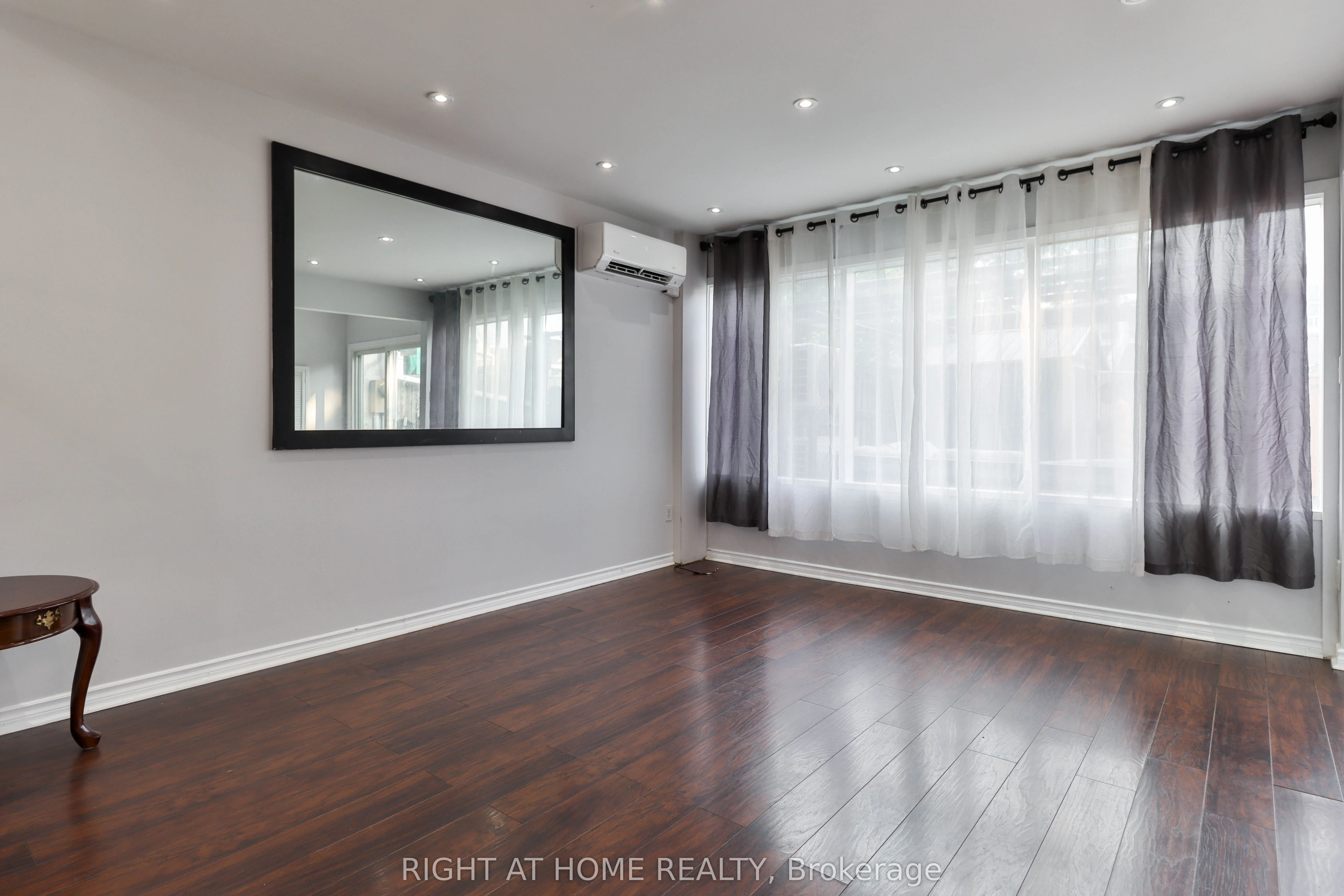 34 Venetian Crescent, #144