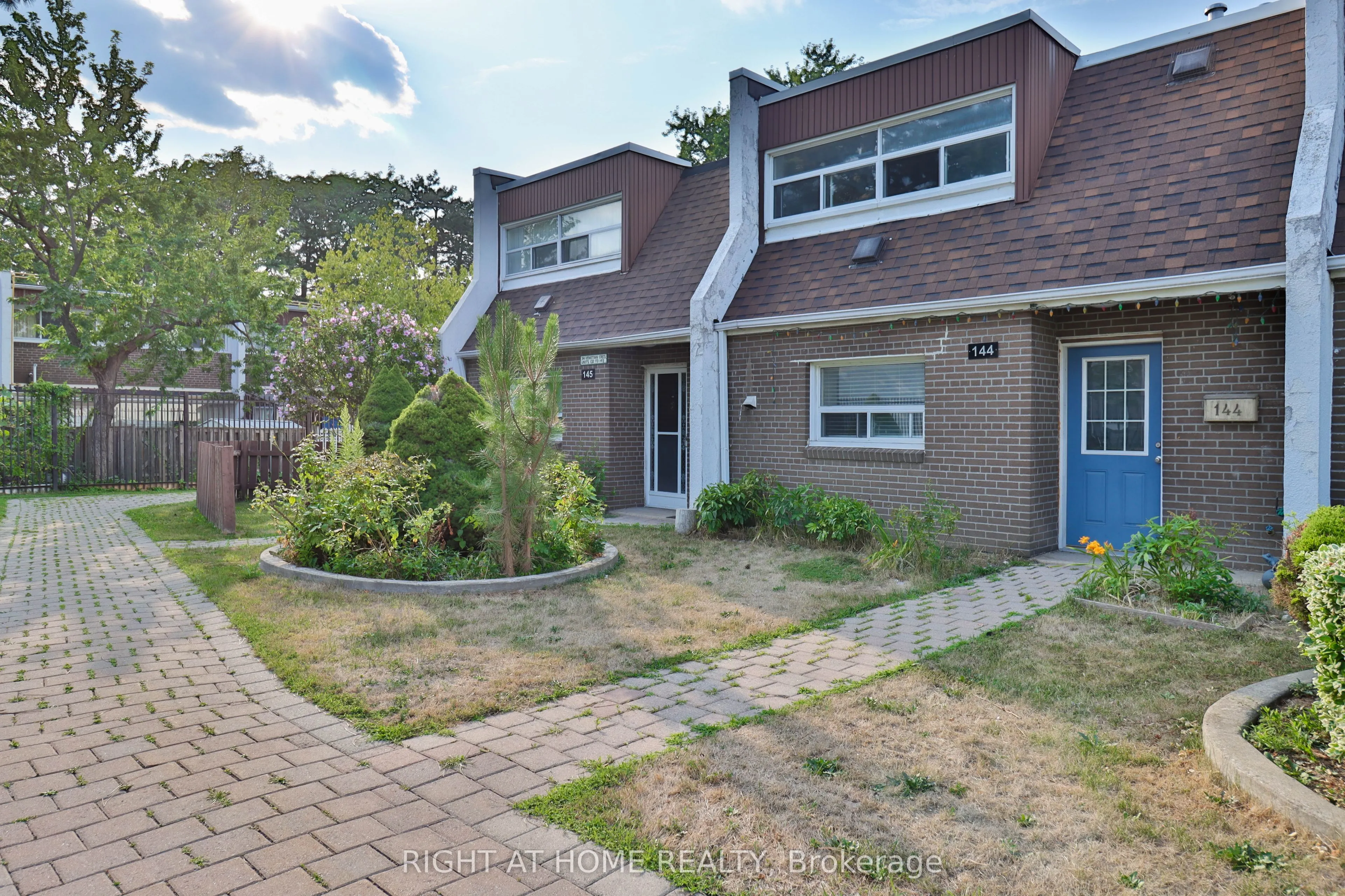 34 Venetian Crescent, #144