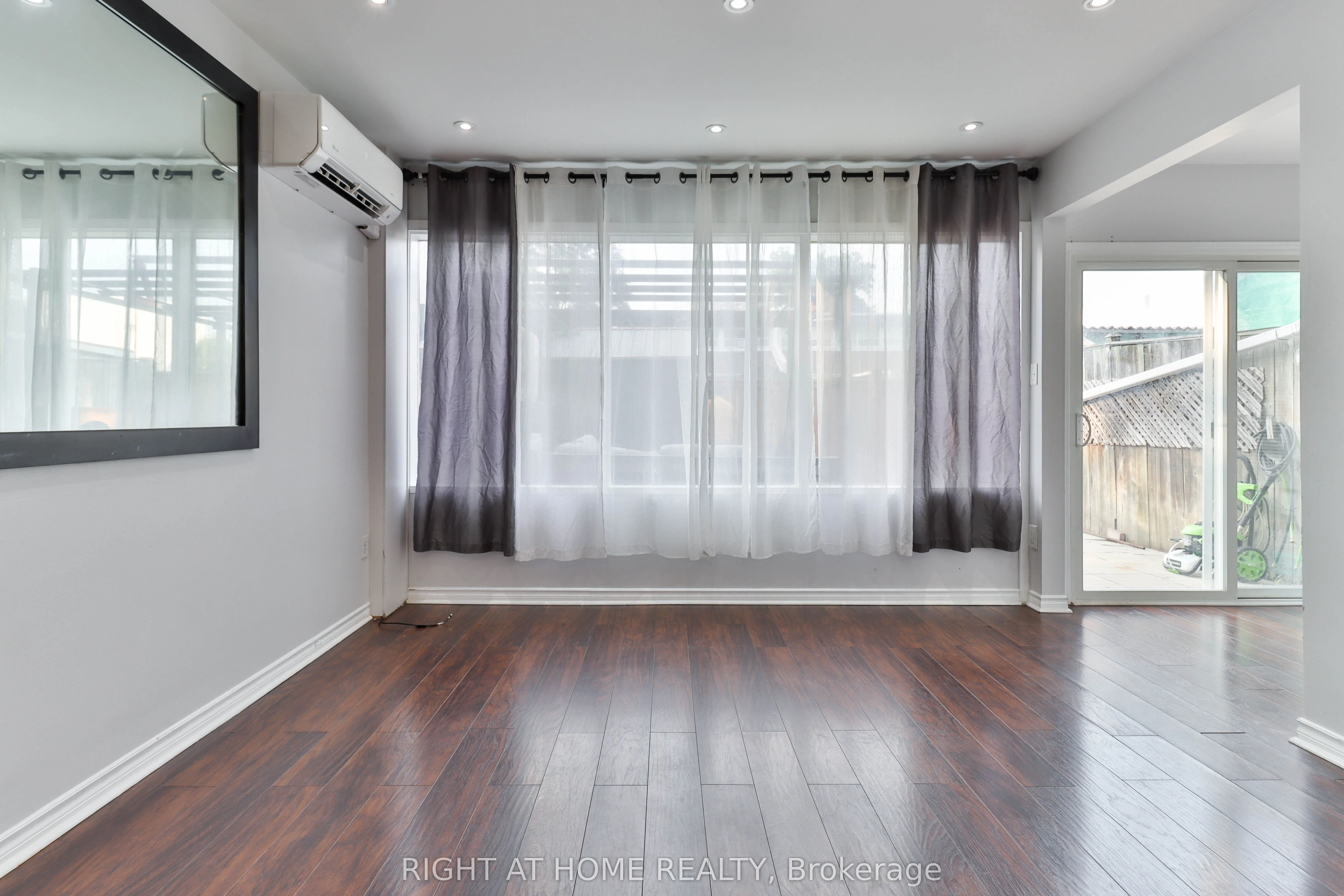 34 Venetian Crescent, #144