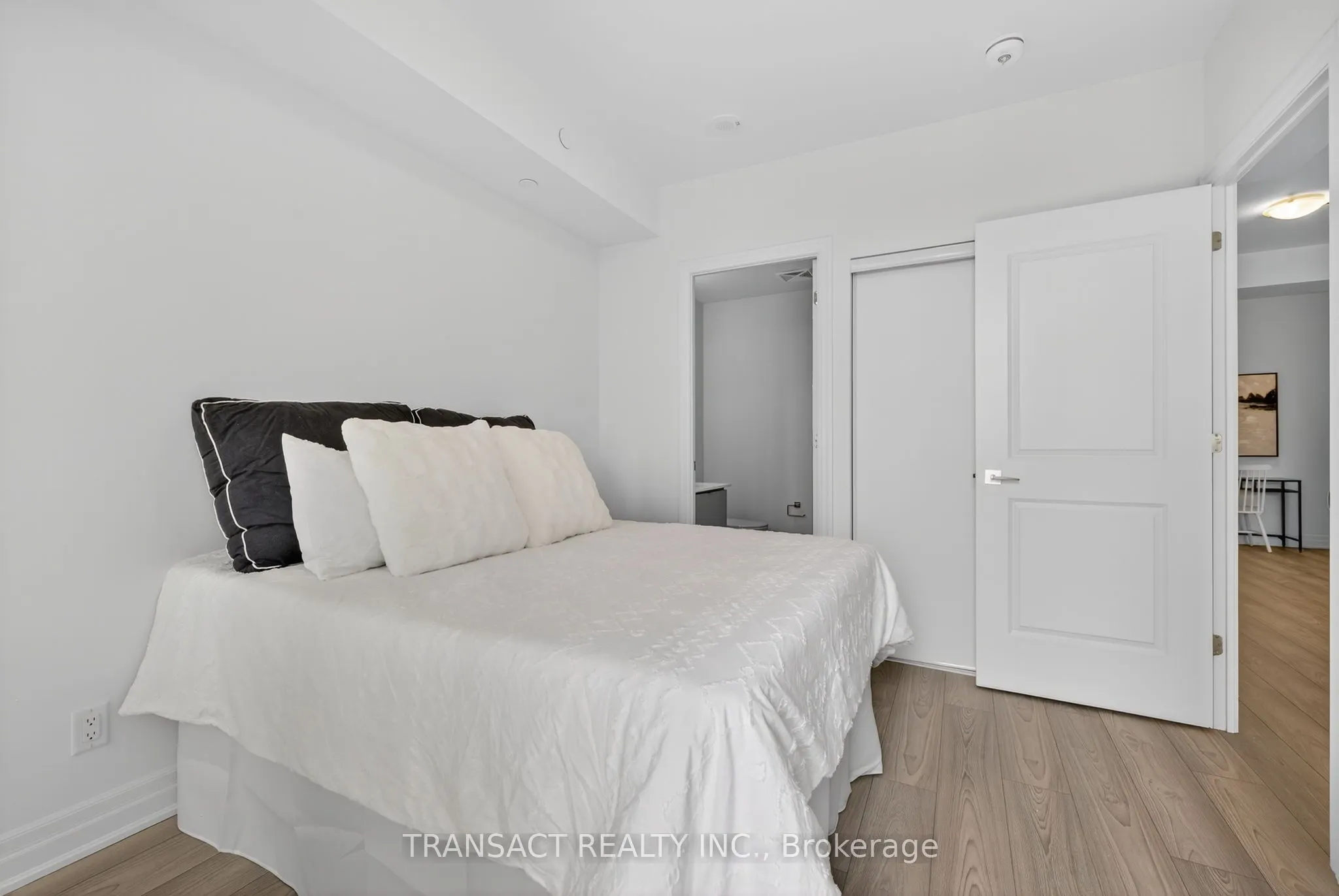 36 elm Drive W, #1706