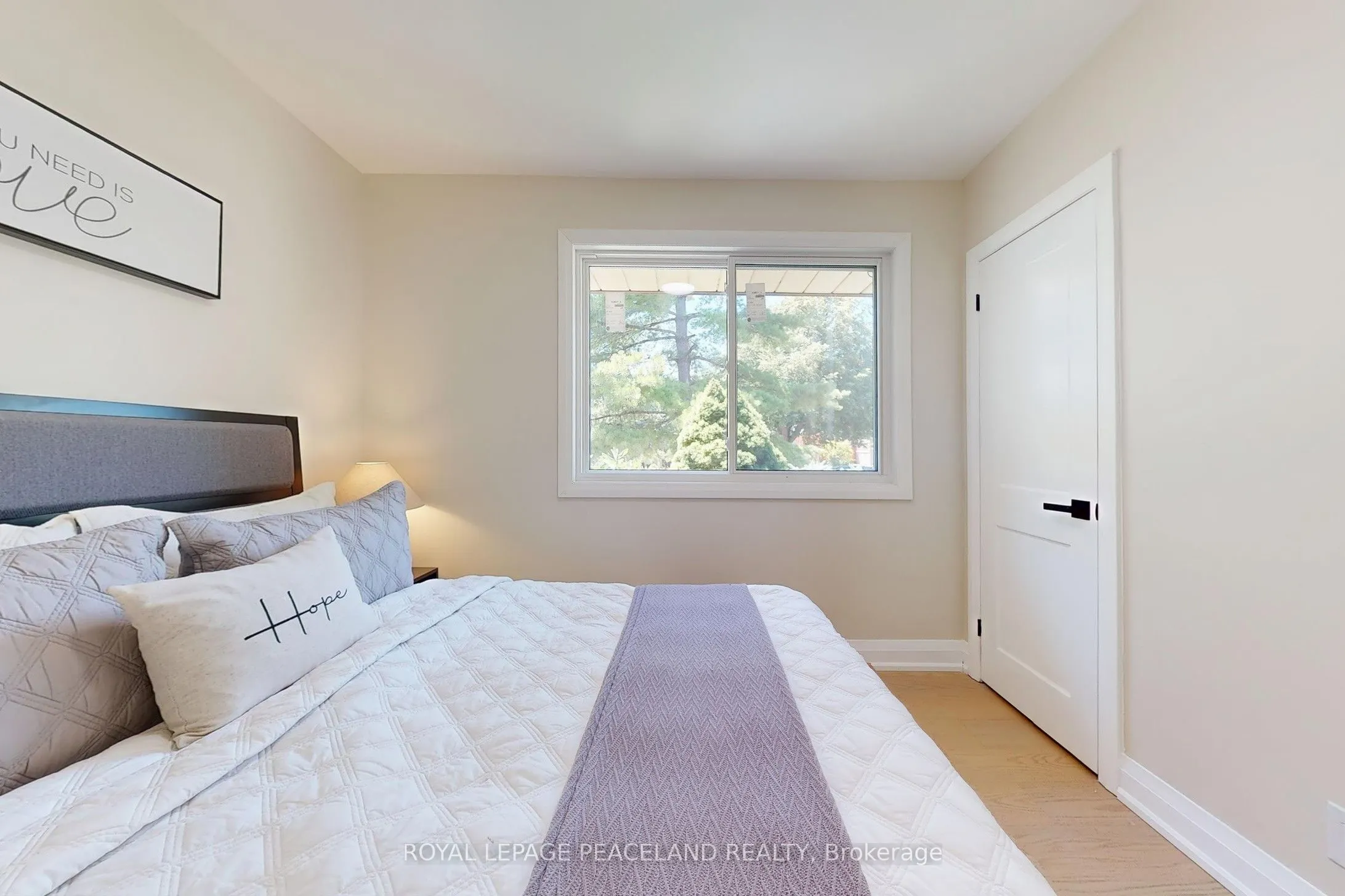 1223 Redbank Crescent