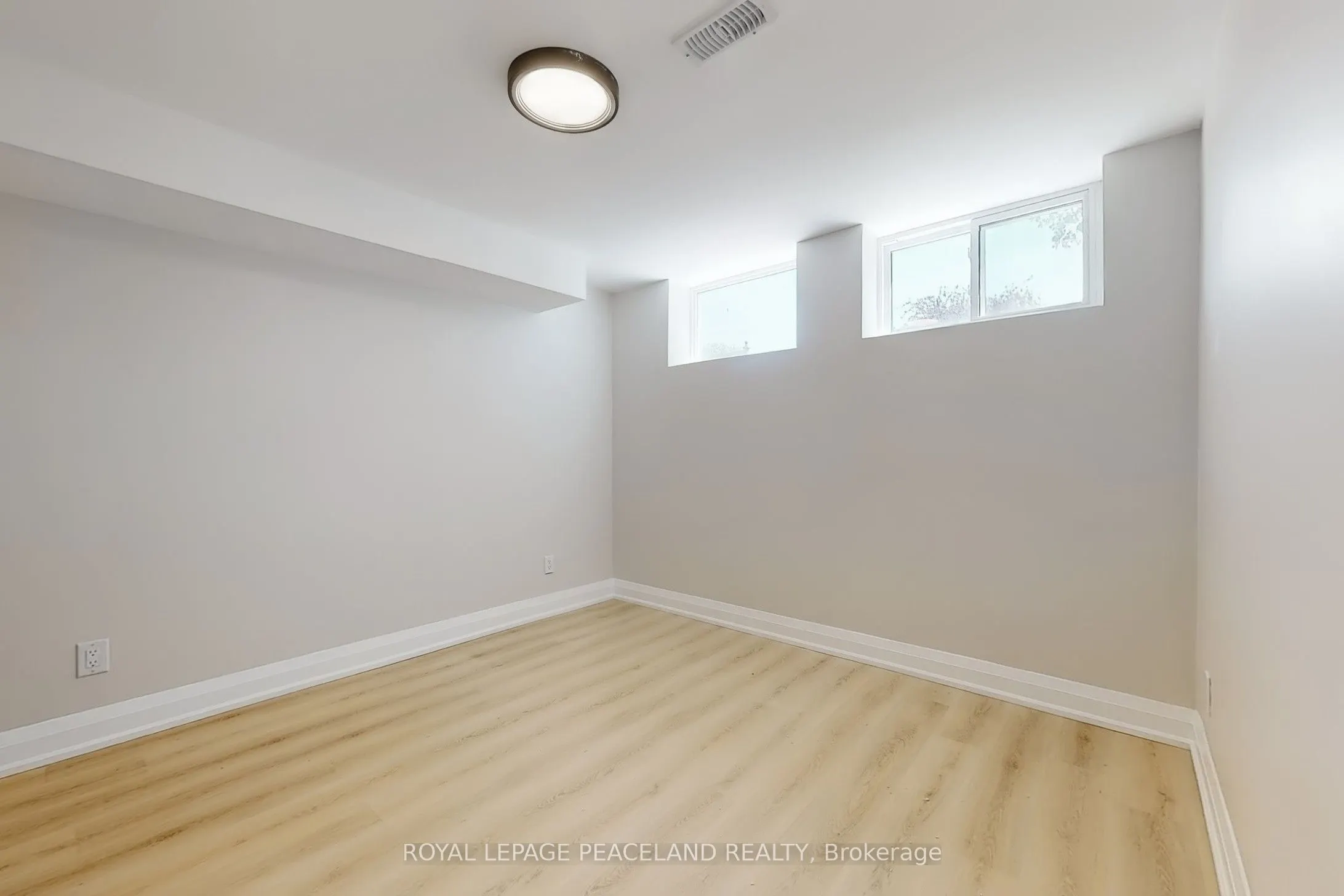 1223 Redbank Crescent