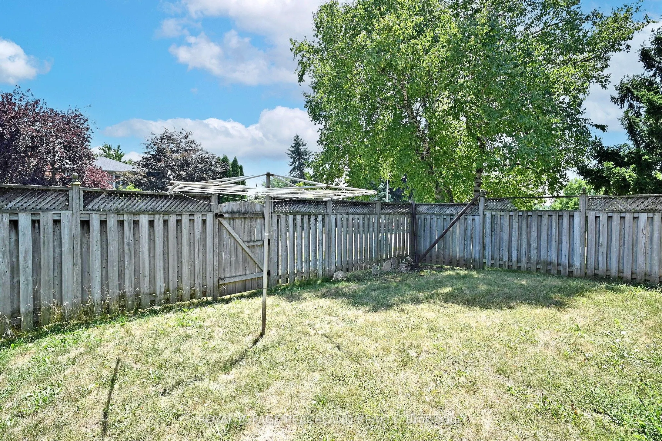 1223 Redbank Crescent