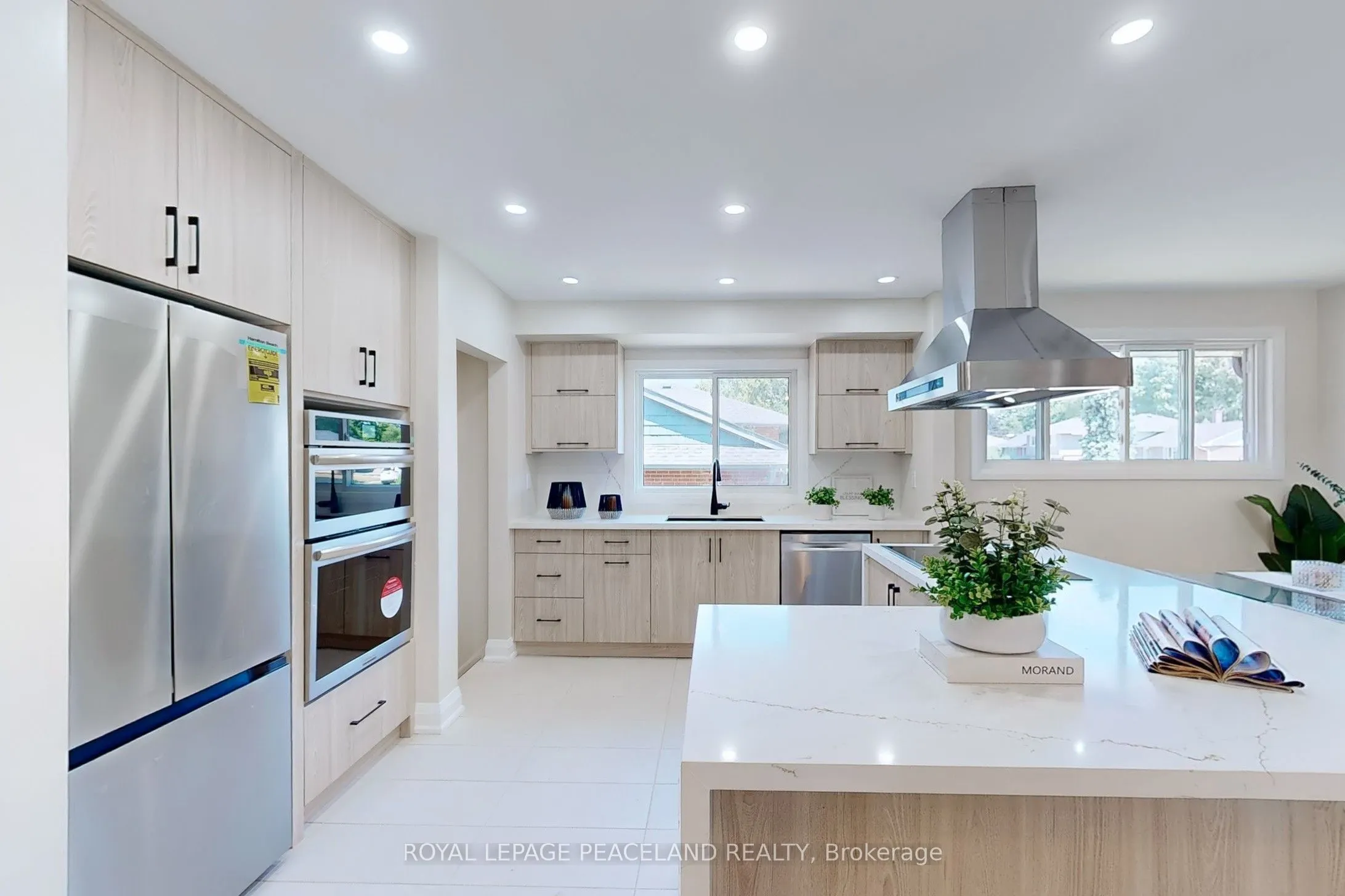 1223 Redbank Crescent