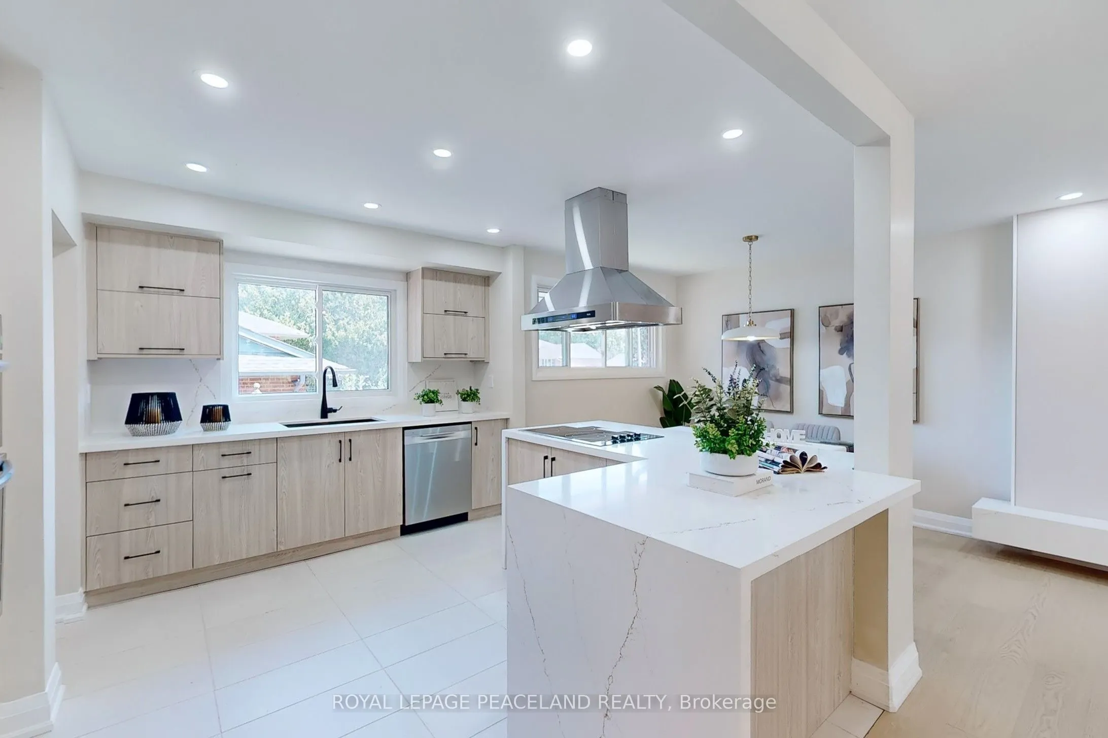 1223 Redbank Crescent